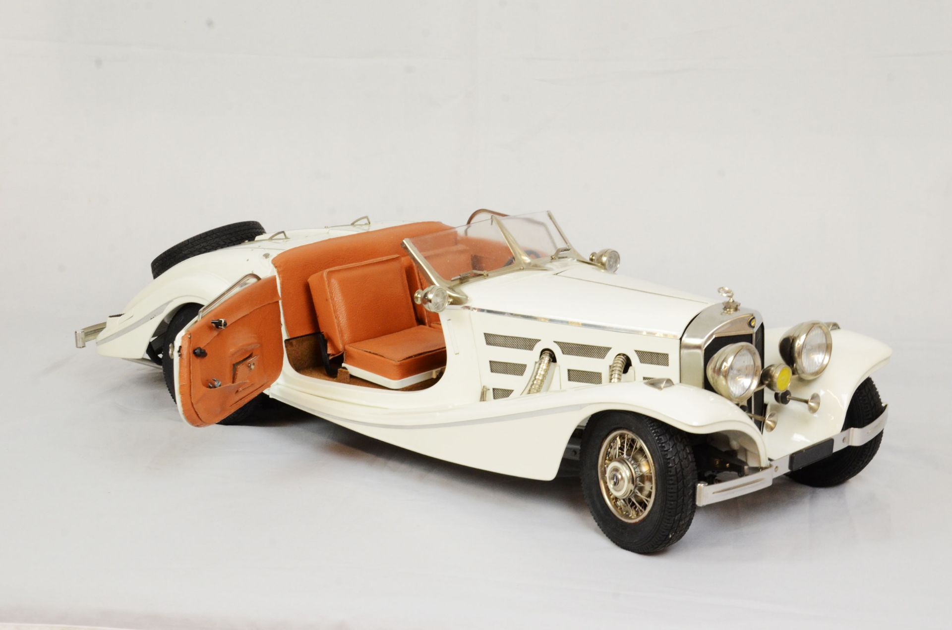 Pocher Mercedes-Benz 540K 1:8 scale model car