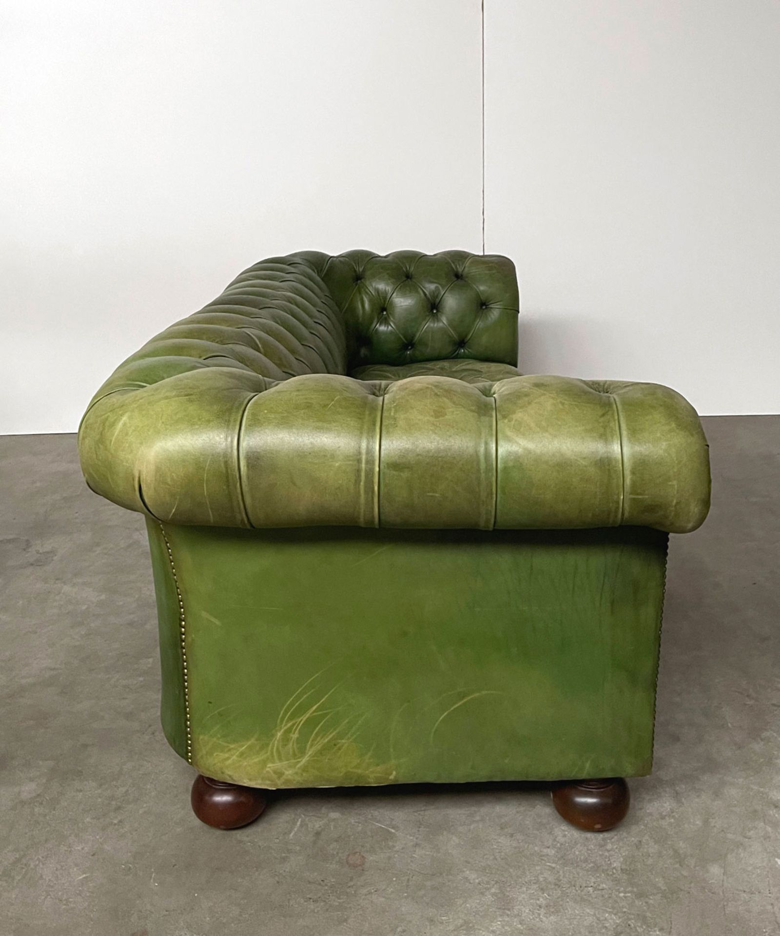 Green Leather Chesterfield Sofa - Bild 3 aus 10