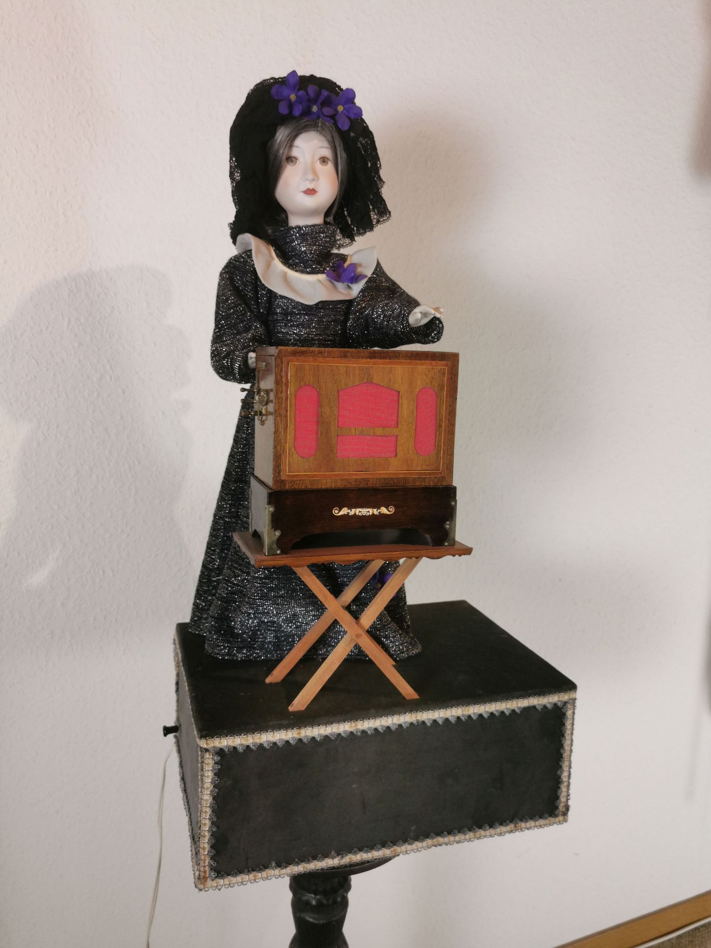 Lady Organ Player Mechatronic Automaton by WT - Bild 2 aus 9