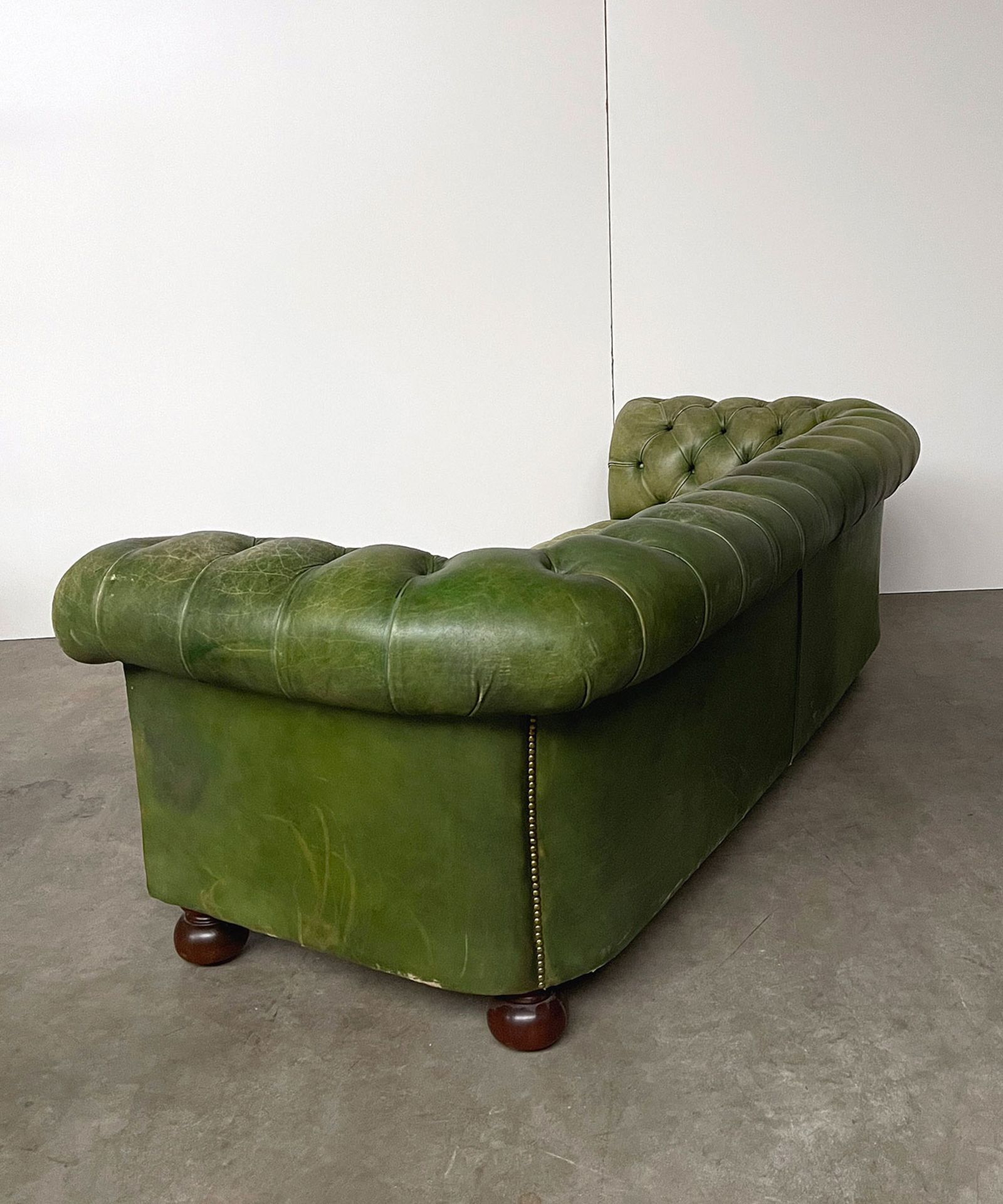 Green Leather Chesterfield Sofa - Bild 6 aus 10