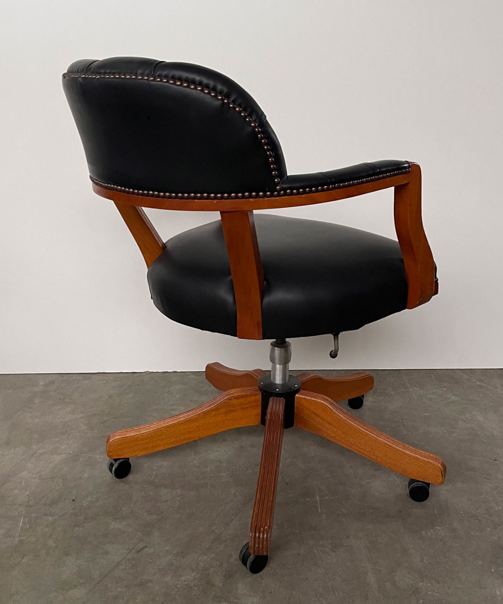 Chesterfield Style Office Chair Black Leather and Wood - Bild 3 aus 9