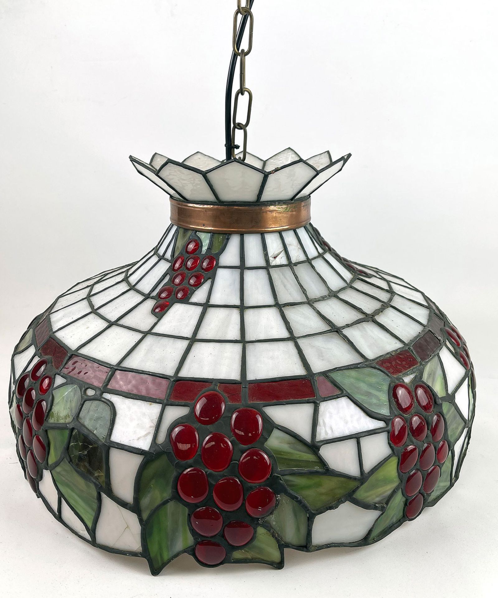 Tiffany Style Hanging Ceiling Lamp with Grape Motif - Bild 2 aus 5