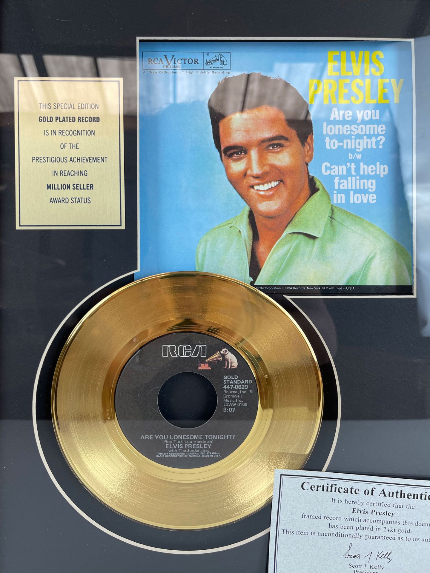 Elvis Presley Framed Golden Record "Are you lonesome tonight" - Bild 3 aus 6