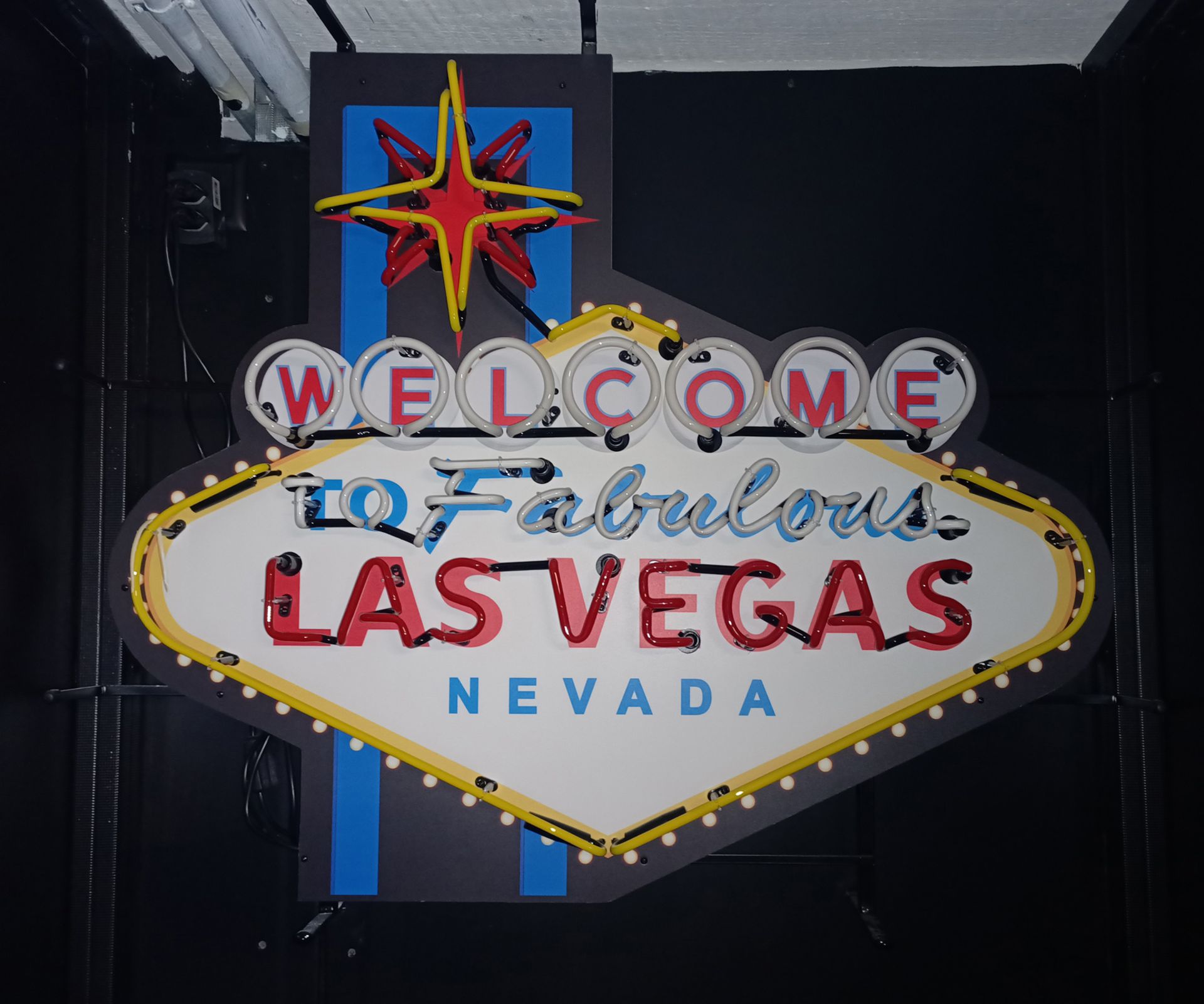 Large Fabulous Las Vegas Neon Sign with Backplate - Bild 2 aus 4