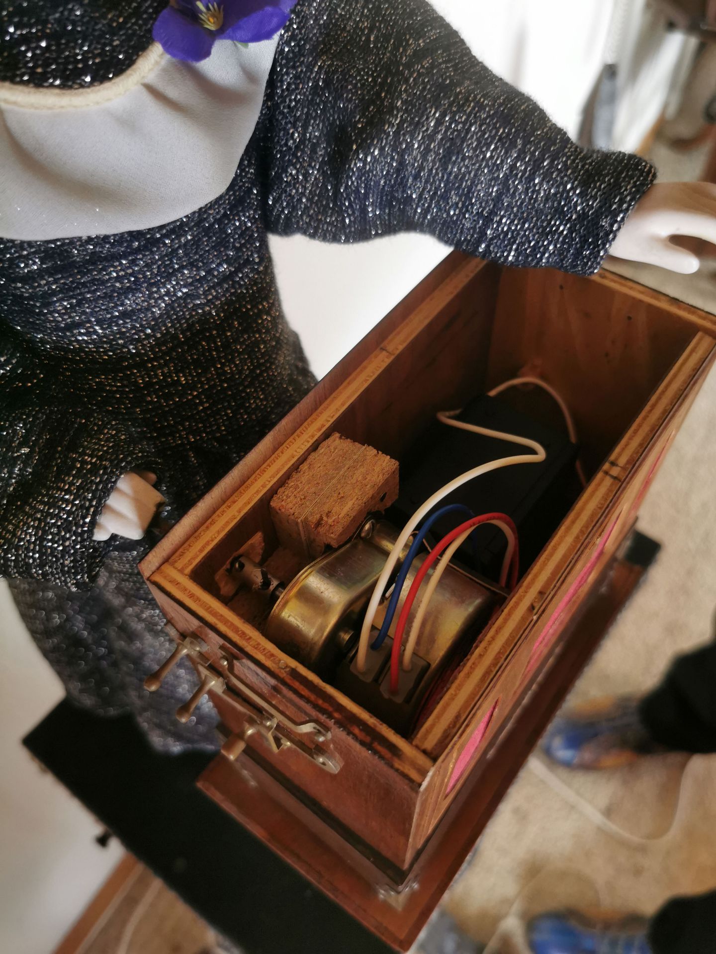 Lady Organ Player Mechatronic Automaton by WT - Bild 9 aus 9