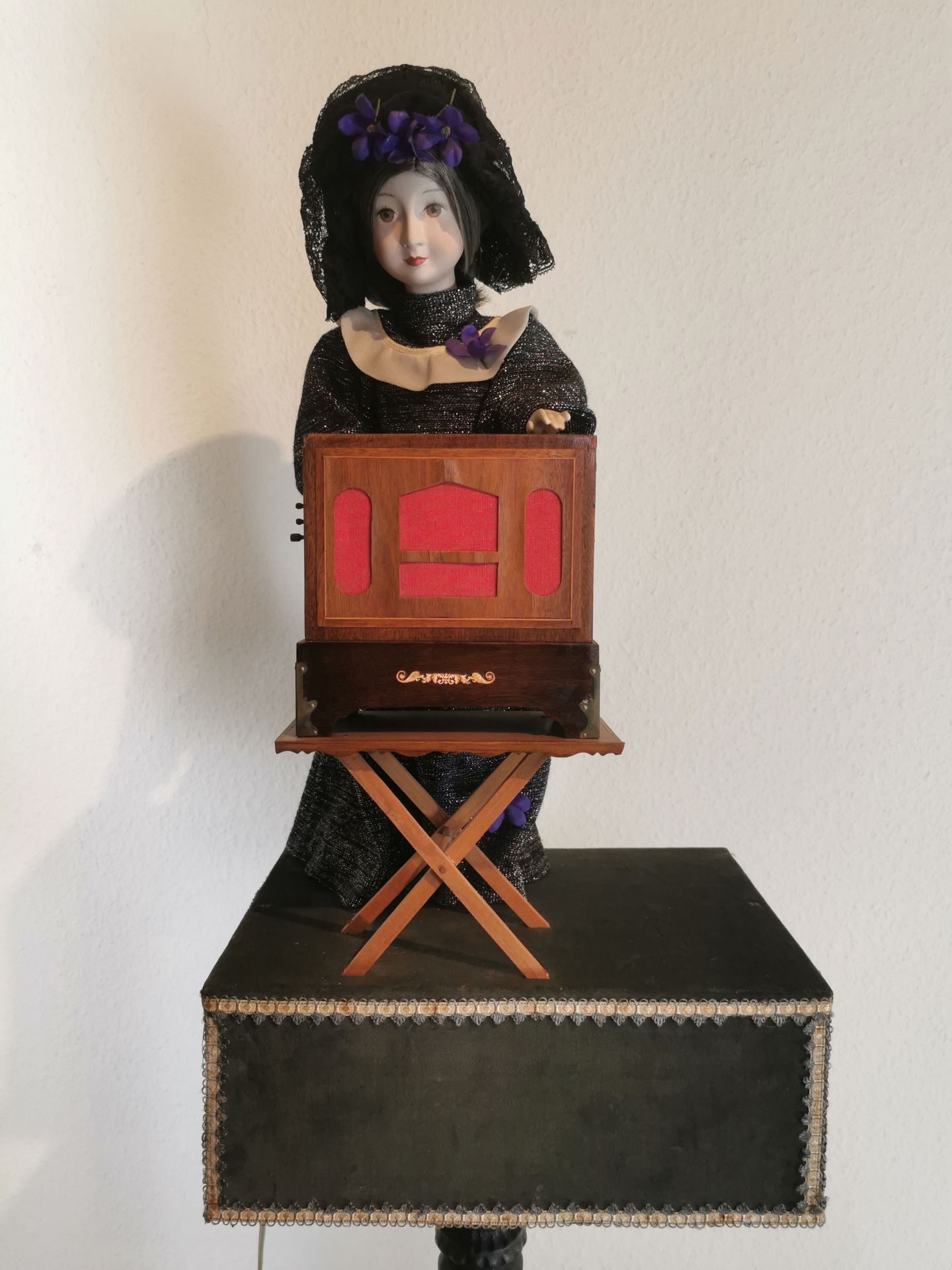 Lady Organ Player Mechatronic Automaton by WT