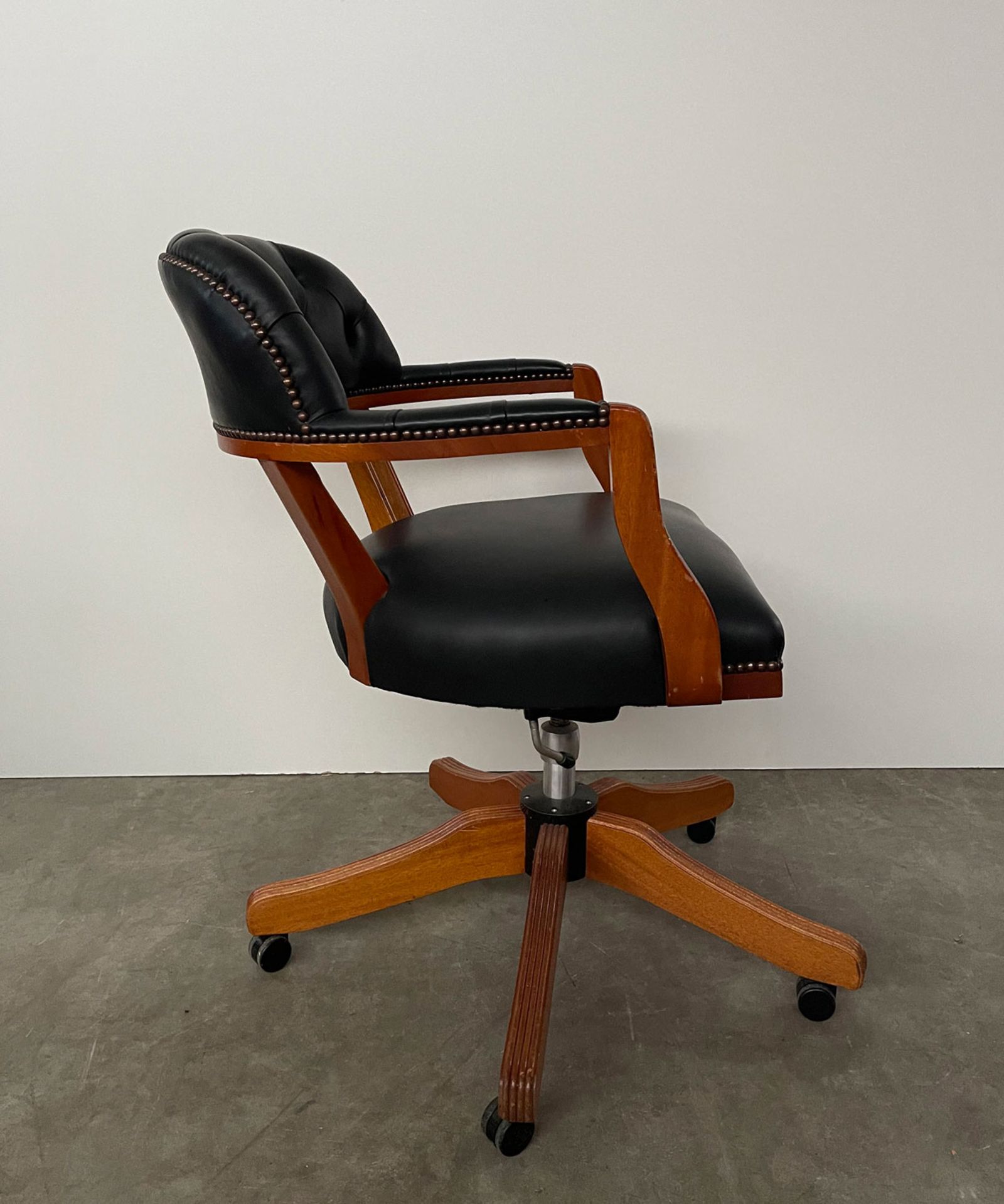 Chesterfield Style Office Chair Black Leather and Wood - Bild 2 aus 9