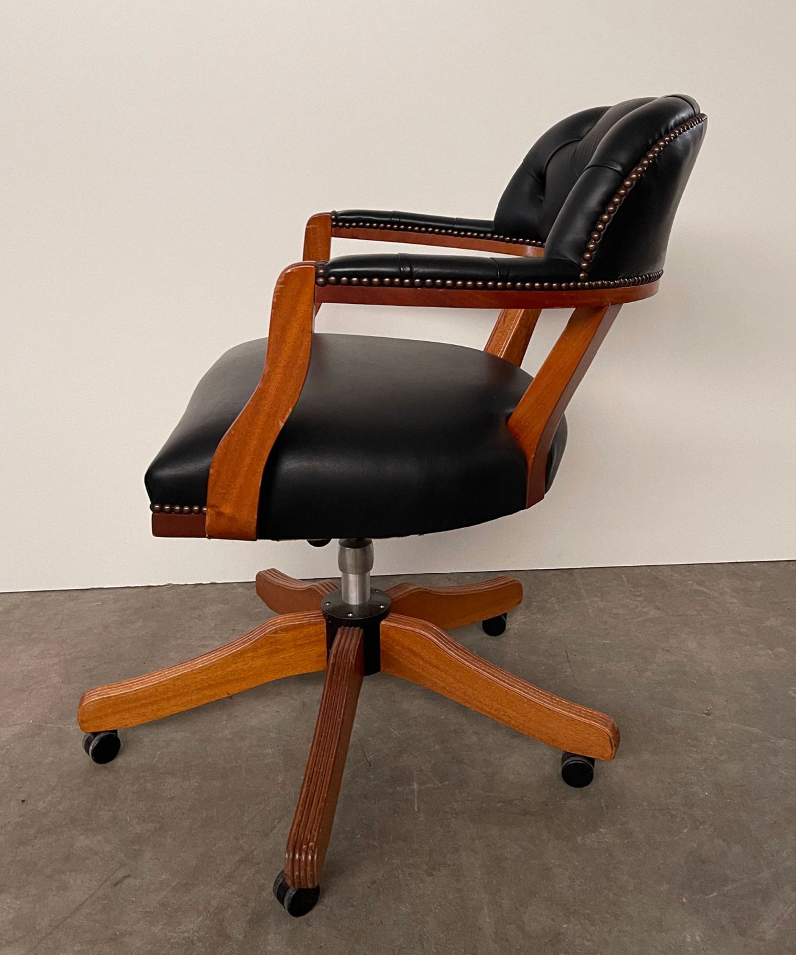 Chesterfield Style Office Chair Black Leather and Wood - Bild 6 aus 9