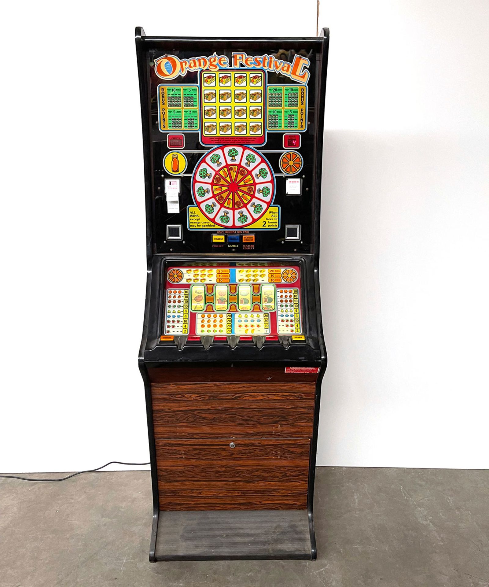 Dutch H.V.C. Orange Festival Slot Machine 