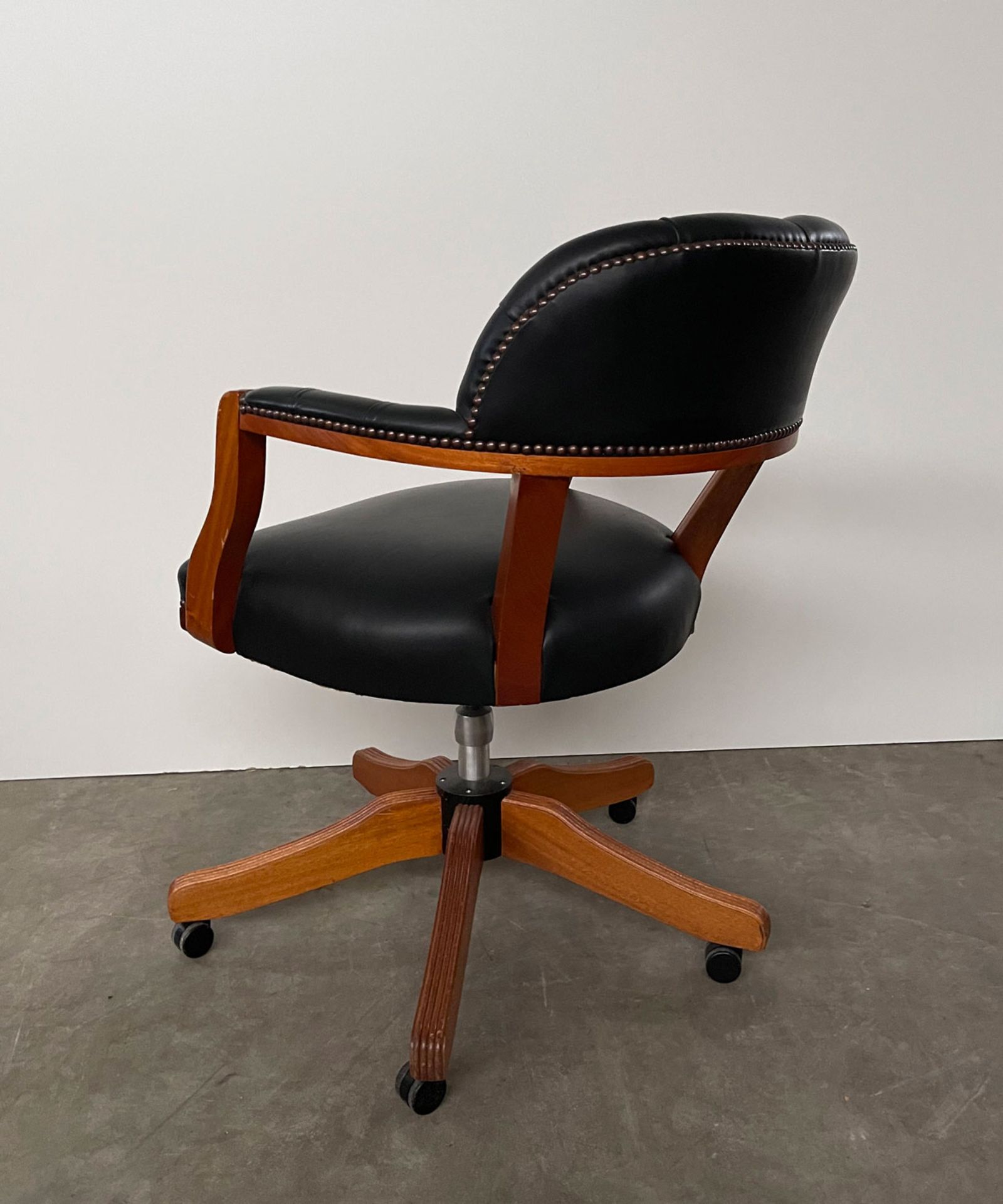 Chesterfield Style Office Chair Black Leather and Wood - Bild 5 aus 9
