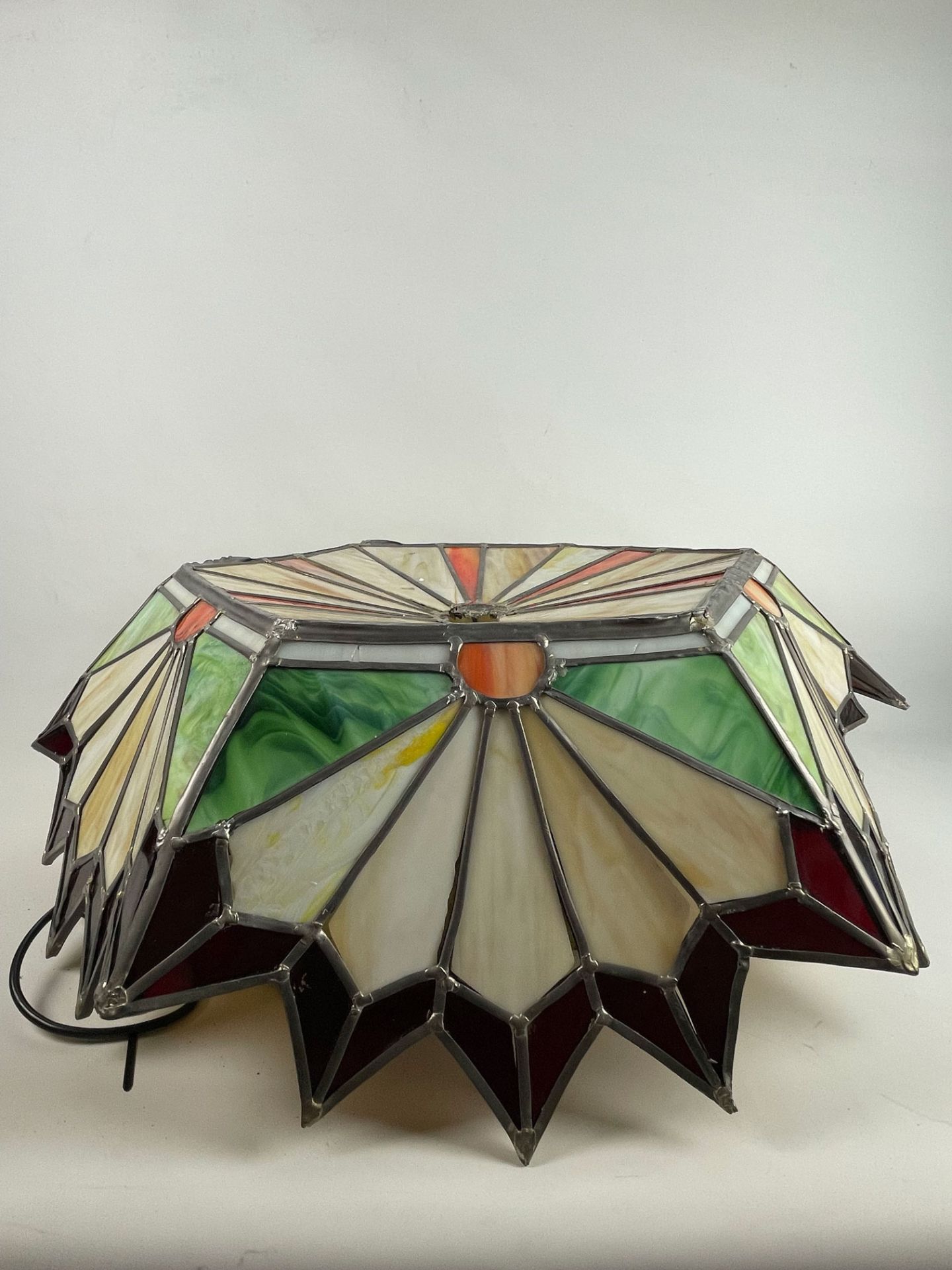 Tiffany Style Hanging Ceiling Lamp with Sharp Angles
