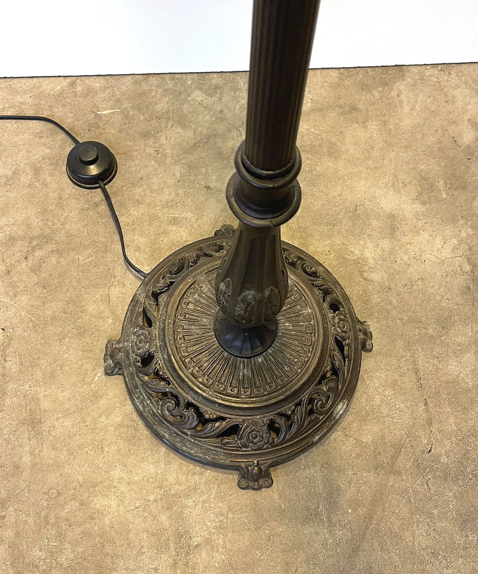 Tiffany Style Standing Floor Lamp with Metal Base - Image 3 of 5