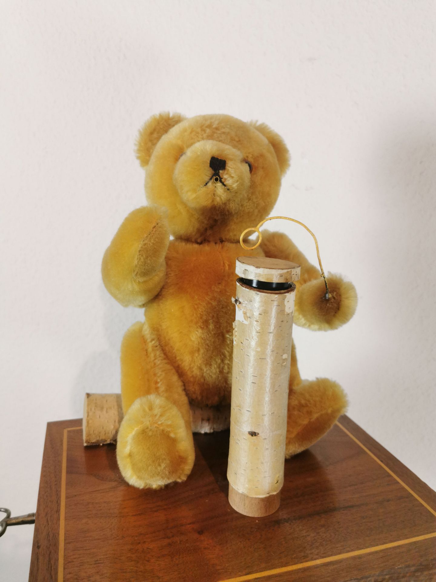 Bubble Blowing Teddy Bear Automaton Made by Werner Tschudin  - Bild 4 aus 6