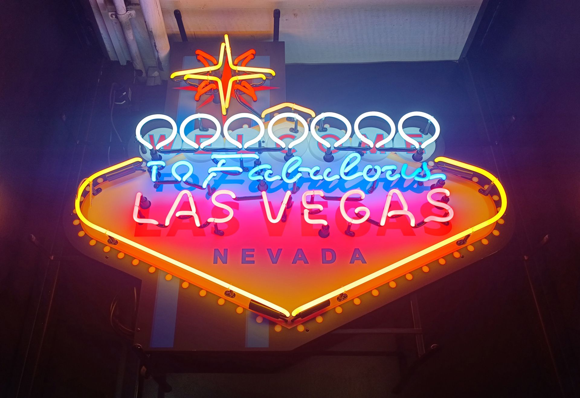 Large Fabulous Las Vegas Neon Sign with Backplate - Bild 3 aus 4