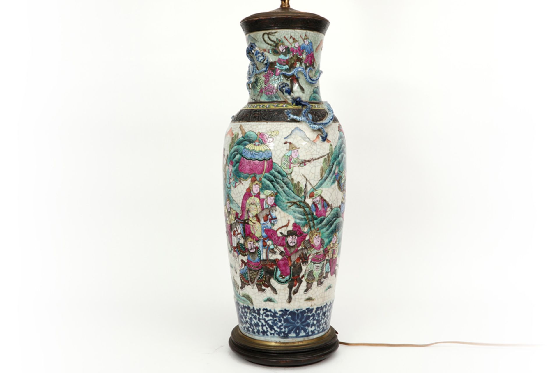 quite big antique Chinese Nankin style vase in porcelain with a polychrome decor with warriors - - Bild 3 aus 5