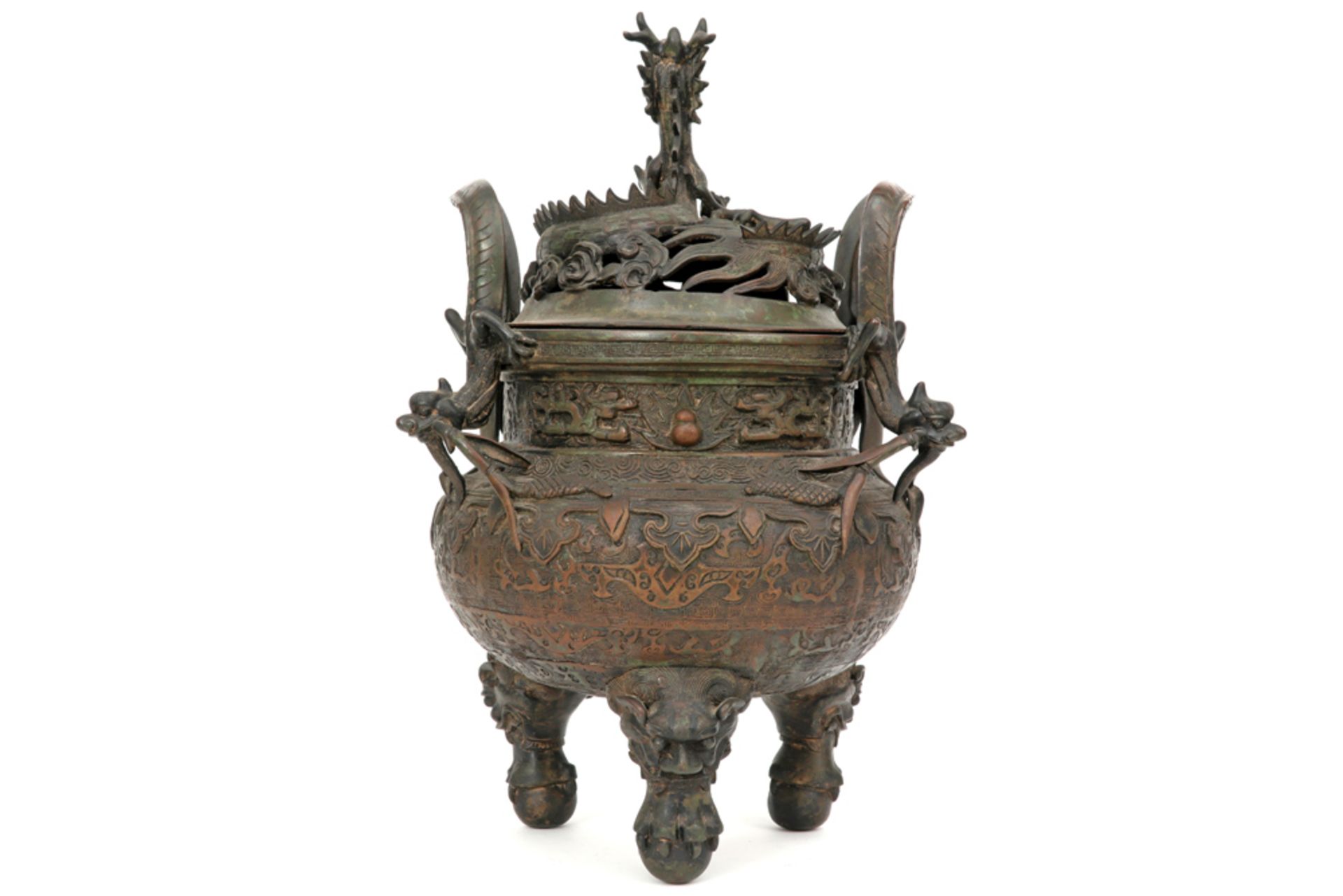 antique Chinese bronze incense burner with its lid with a dragon || Antieke Chinese brûle-parfum met - Image 3 of 6