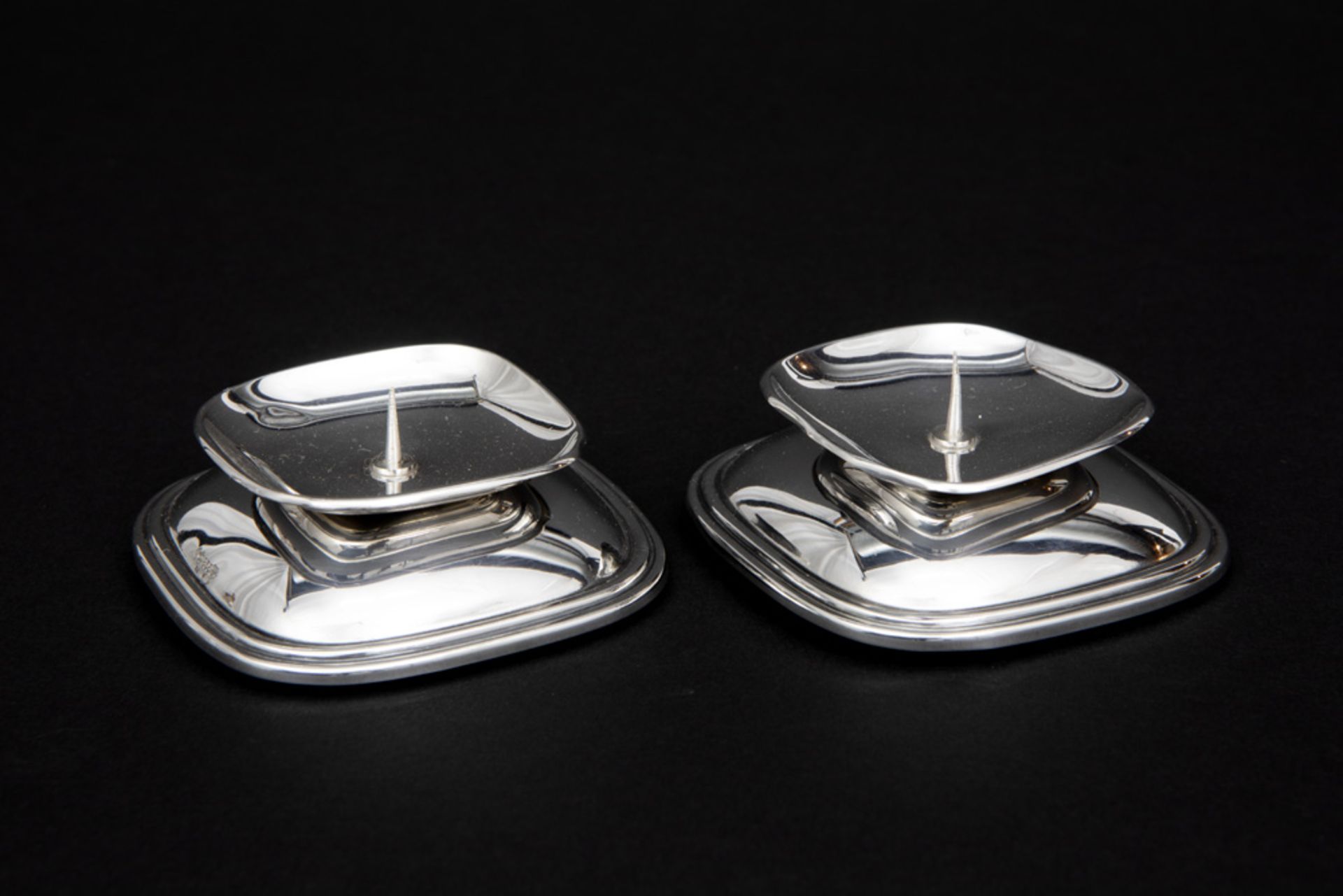 pair of small German sixties' candlesticks in "835" marked silver || Paar sixties' kandelaartjes