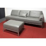 Durlet marked set of a sofa and ottoman in grey leather and metal || DURLET set van canapee en