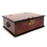 nice small 18th Cent. document box in mahogany and ebony with mountings in brass || Mooi