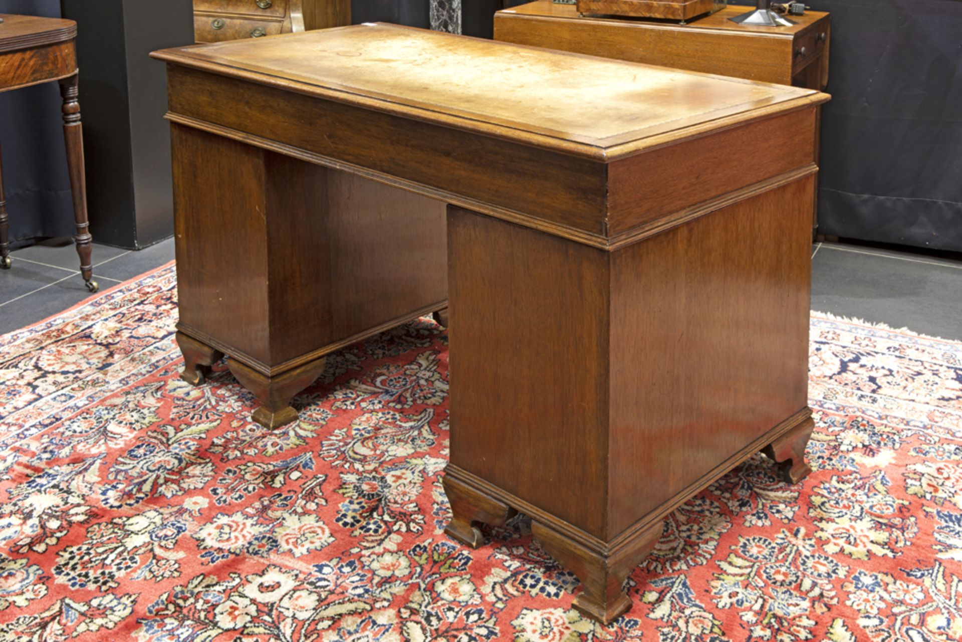 19th Cent. English "Partridge & Cooper Ltd - London" marked mahogany desk || PARTRIDGE & COOPER - Bild 3 aus 3