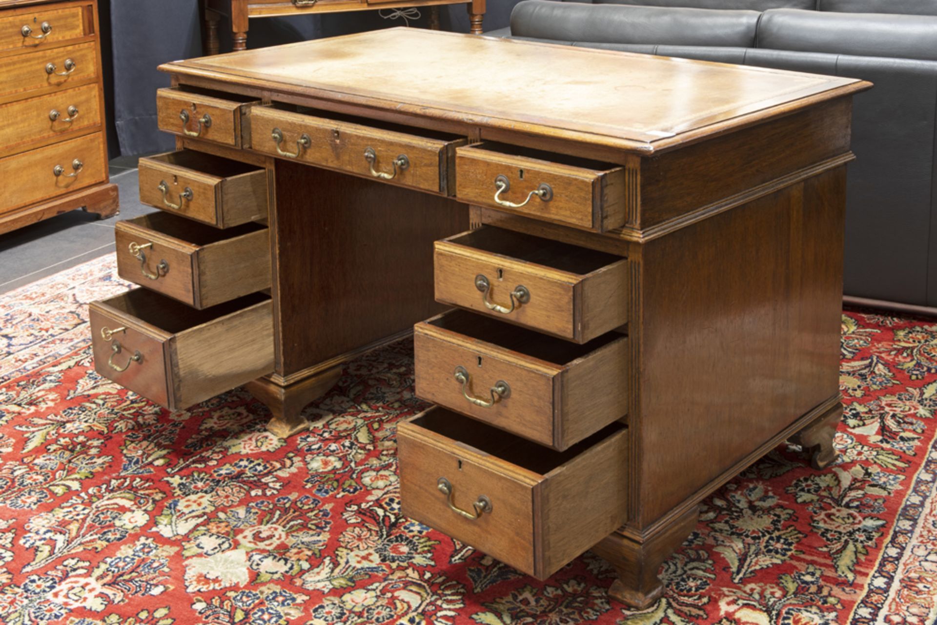 19th Cent. English "Partridge & Cooper Ltd - London" marked mahogany desk || PARTRIDGE & COOPER - Bild 2 aus 3