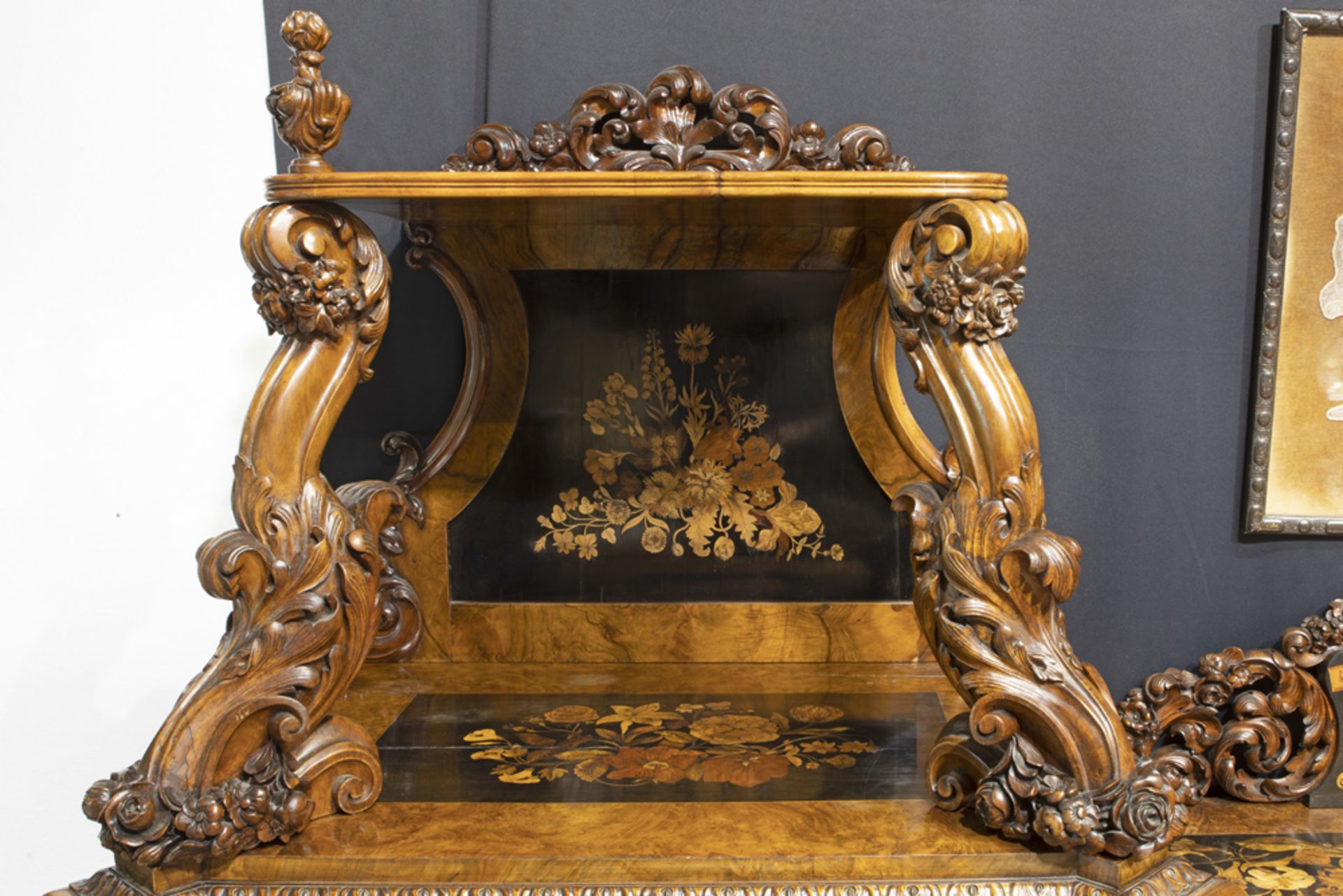 beautiful mid 19th Cent. Belgian dresser from Malines in walnut, burr of walnut and marquetry with - Image 6 of 10