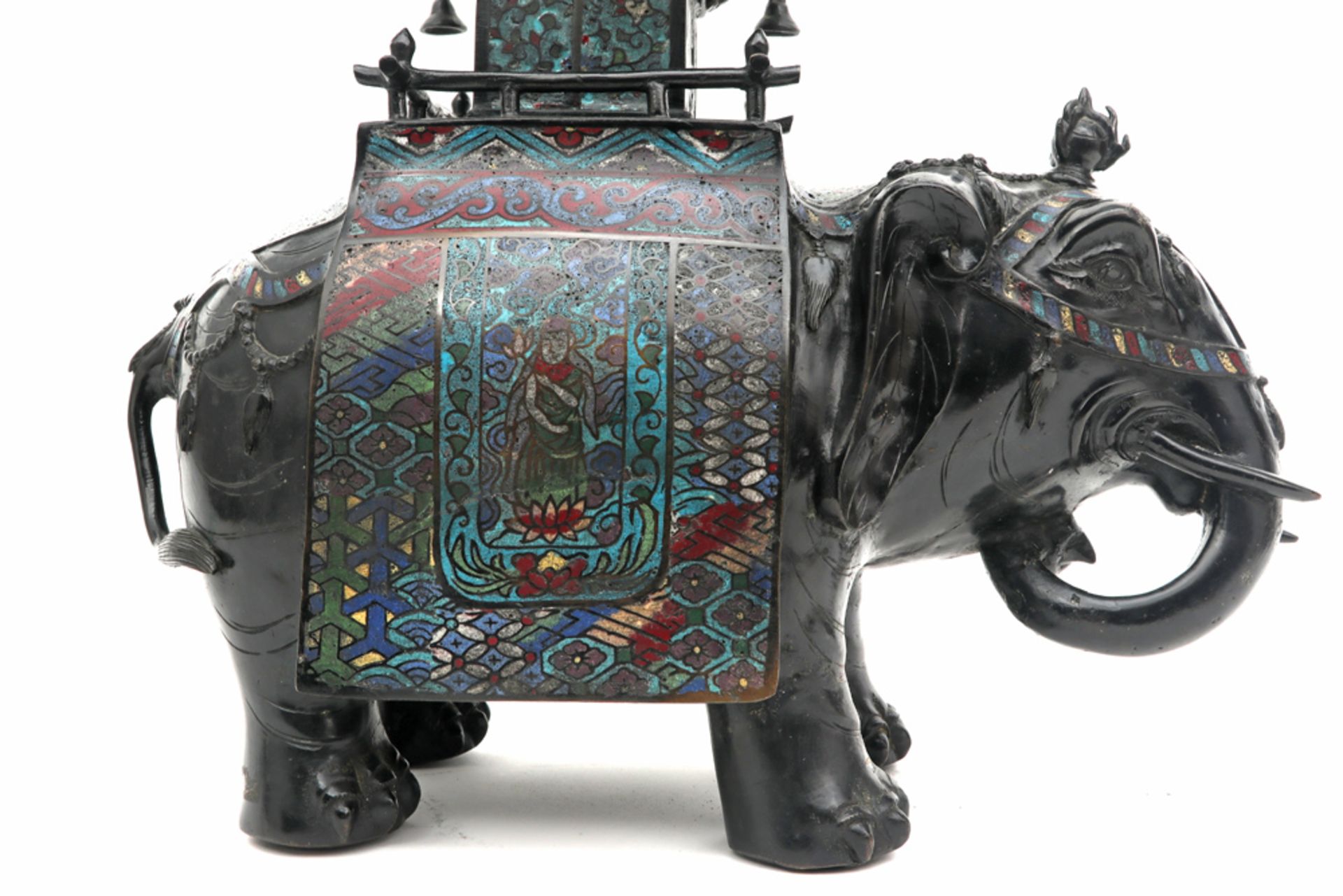 antique Chinese incense burner in bronze with cloisonné in the shape of a pagoda on an elephant || - Bild 5 aus 7