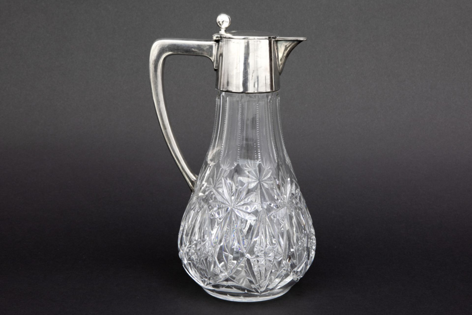 German decanter/claret jug in crystal with a mounting in "835" marked silver || Karaf in kleurloos - Image 2 of 3