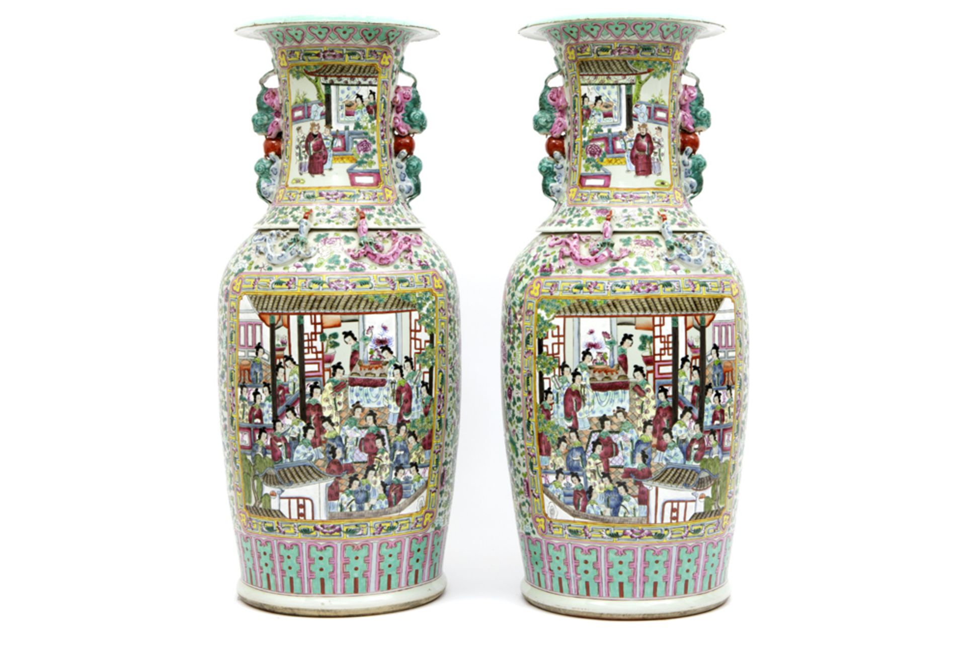 impressive pair of 19th Cent. Chinese vases (100 cm high) in porcelain with rich polychrome - Bild 3 aus 6