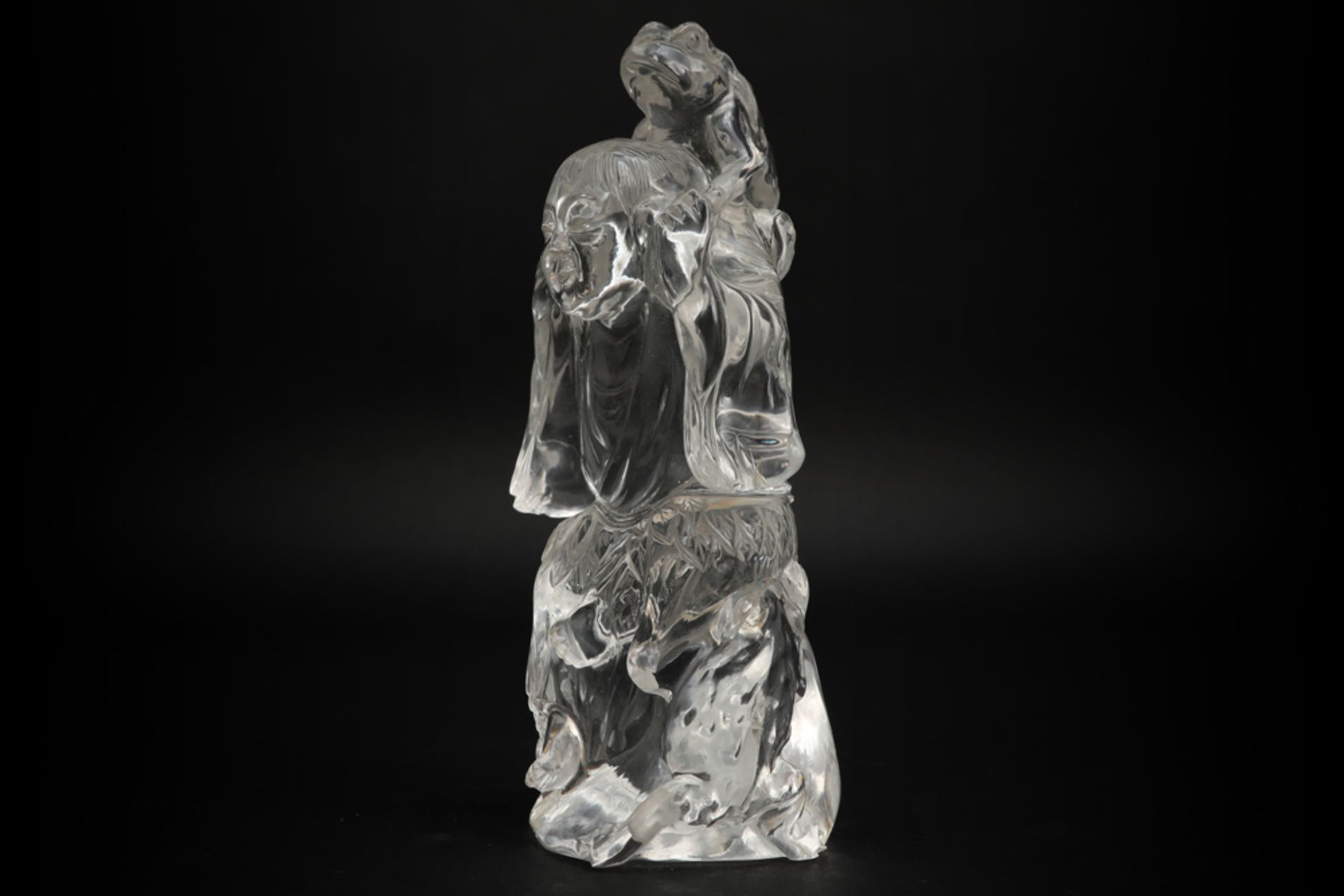 Chinese rock crystal sculpture || Chinese sculptuur in bergkristal : "Man met kikker op de - Bild 3 aus 4