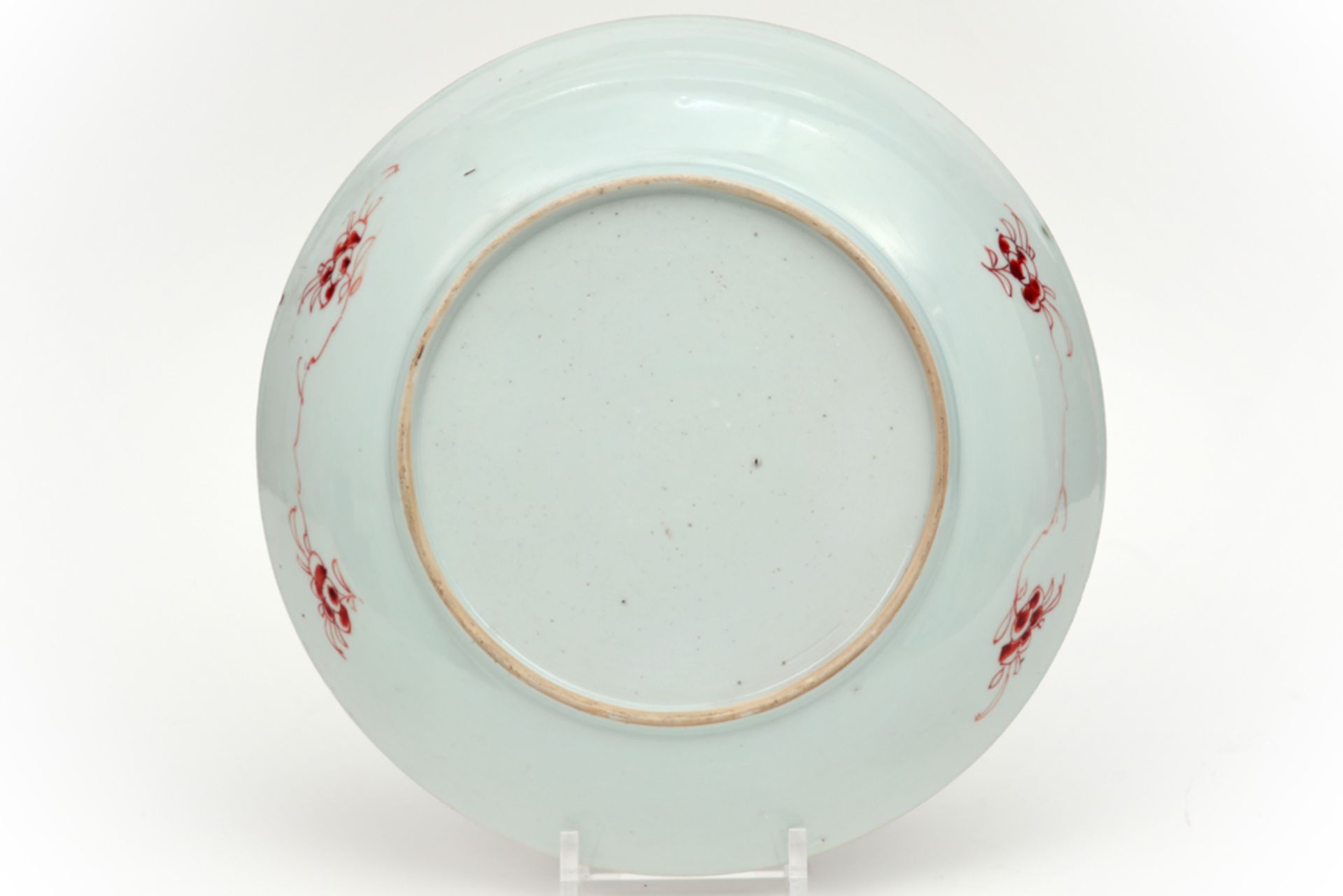 18th Cent. Chinese dish in porcelain with a Famille Rose decor with flowers and birds || - Image 2 of 2