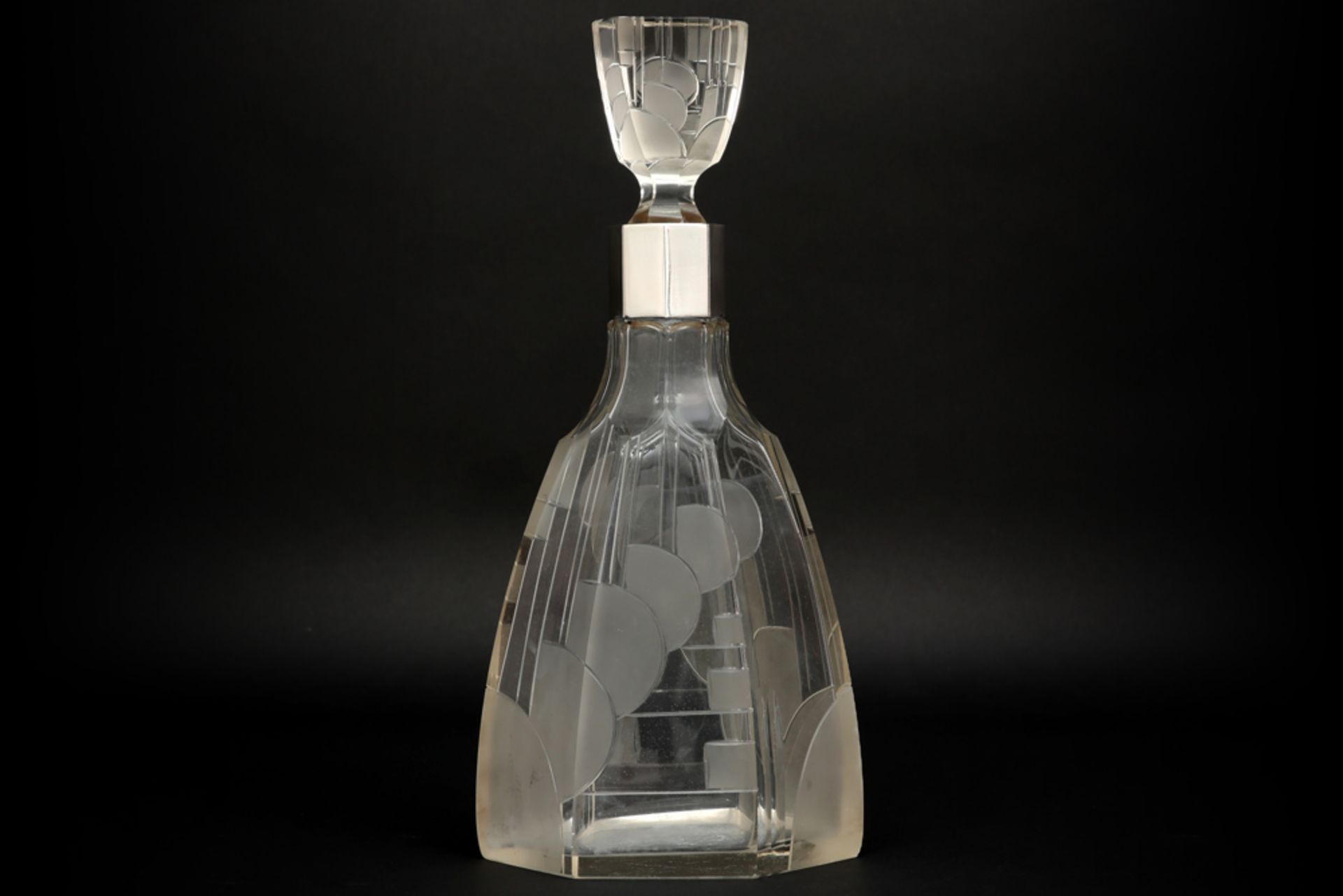 Art Deco decanter in crystal and marked silver || Art Deco-karaf in kleurloos kristal met geëtst