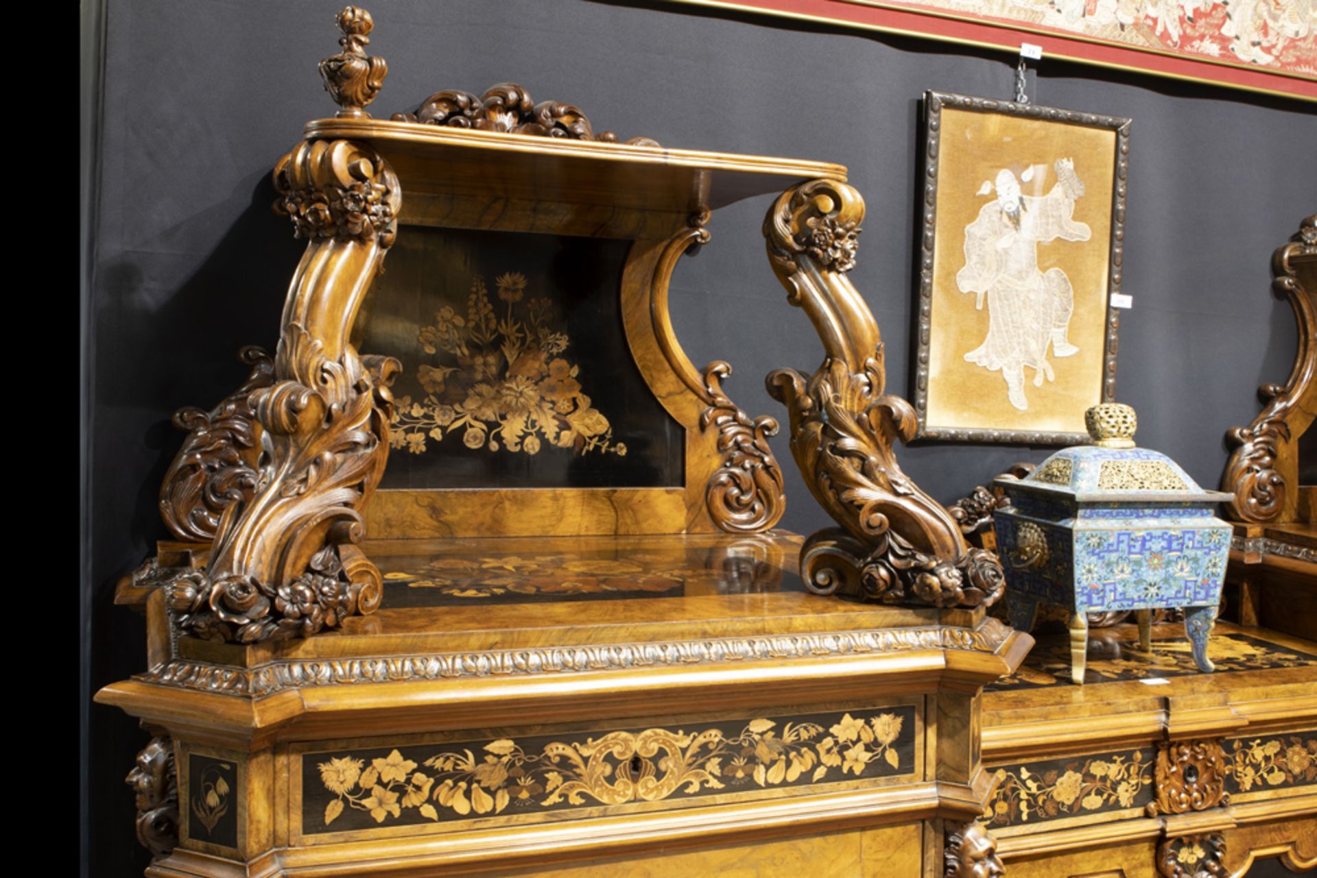 beautiful mid 19th Cent. Belgian dresser from Malines in walnut, burr of walnut and marquetry with - Image 5 of 10