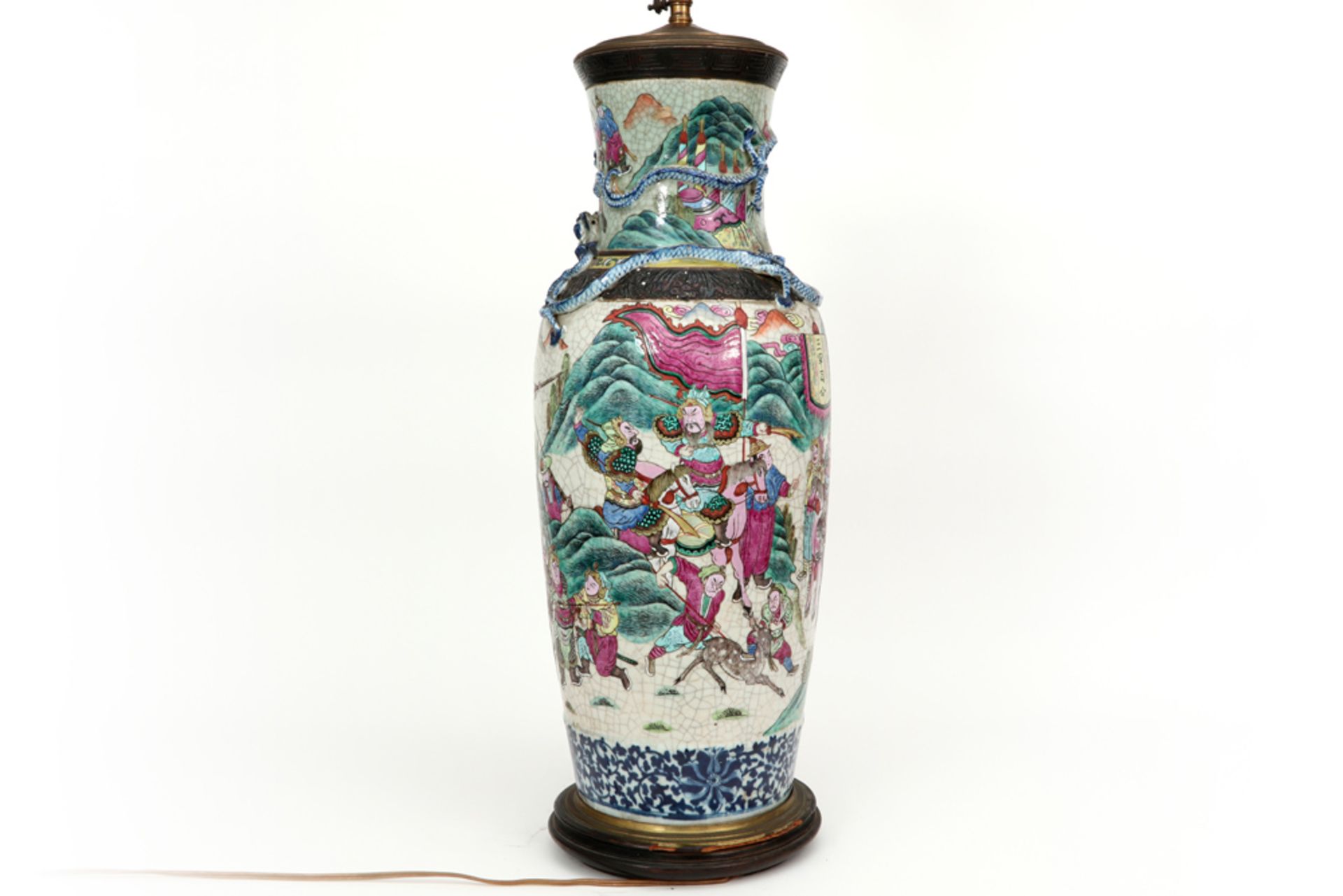 quite big antique Chinese Nankin style vase in porcelain with a polychrome decor with warriors - - Bild 2 aus 5