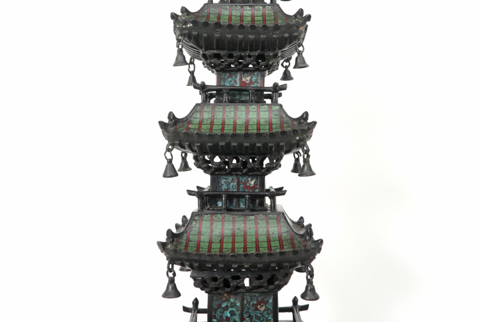 antique Chinese incense burner in bronze with cloisonné in the shape of a pagoda on an elephant || - Bild 6 aus 7