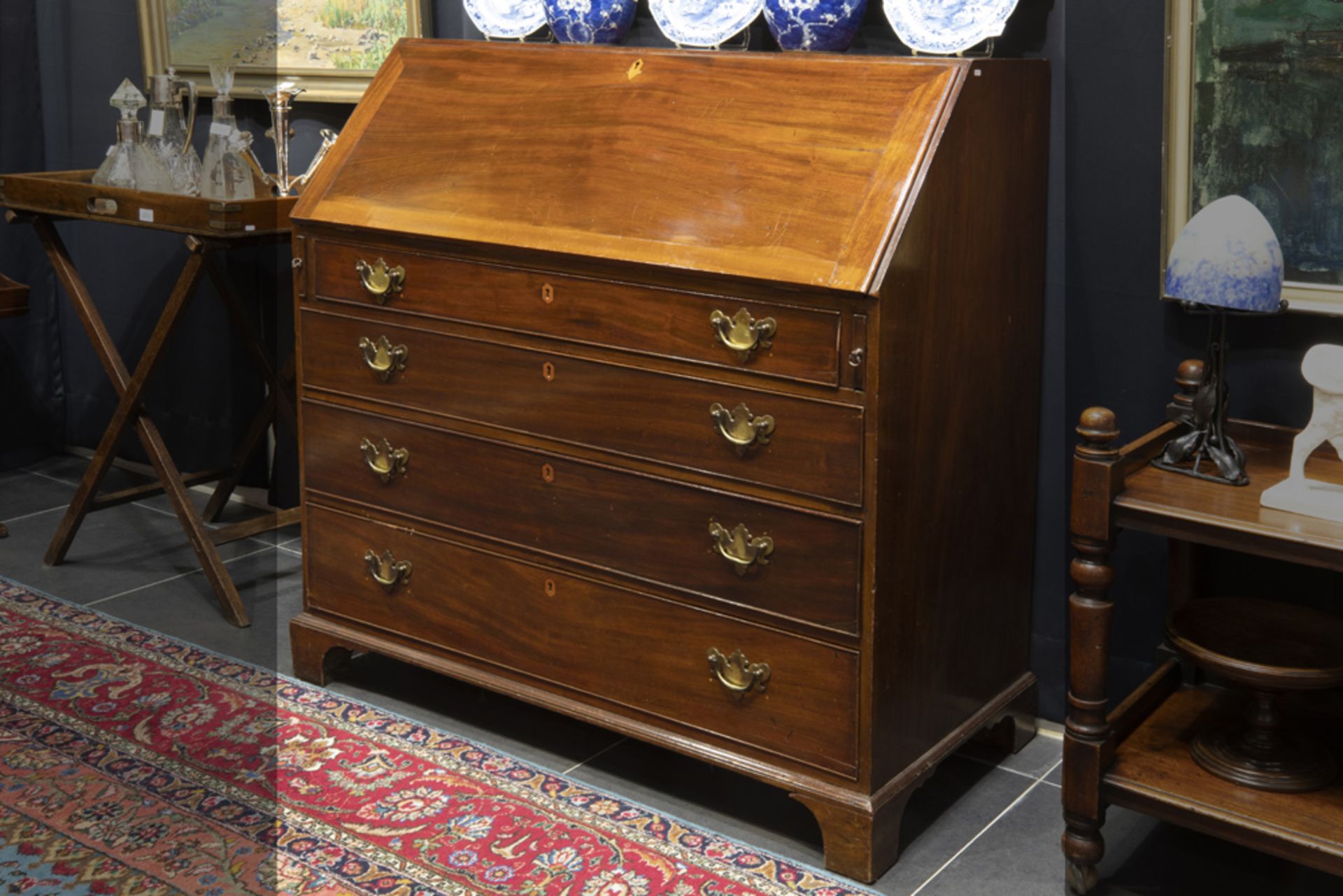 late 18th Cent. English Georgian bureau in mahogany with a nice interior partially in marquetry ||