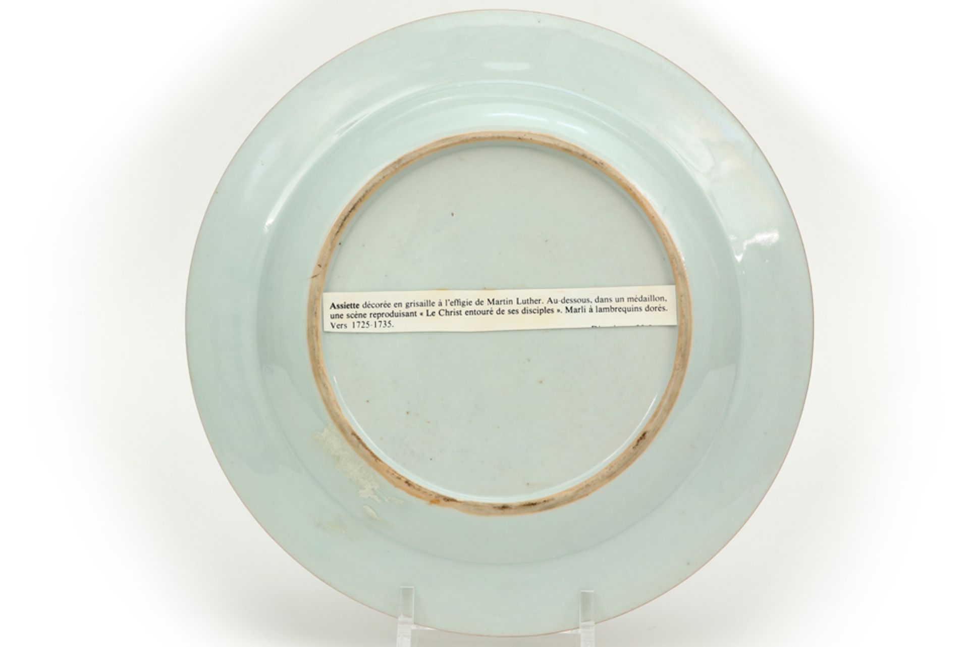18th Cent. Chinese Qianlong period "Jesuits" plate in porcelain with a "European" grisaille and gilt - Image 2 of 2