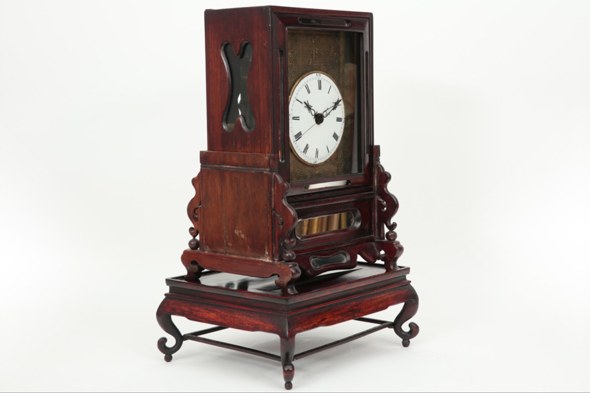 antique Chinese clock with its case (on its stand) in rose-wood and with a round face with Chinese - Bild 2 aus 5
