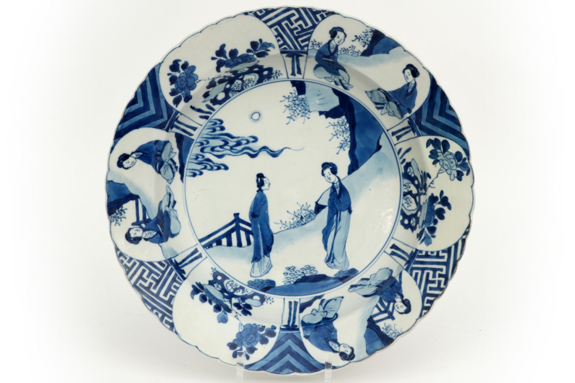 17th Cent. Chinese Kangxi period bowl in marked porcelain with a blue-white decor with two "long