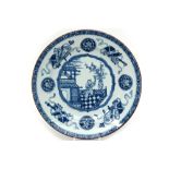 18th Cent. Chinese dish in porcelain with a blue-white decor with a "fool" || Achttiende eeuwse