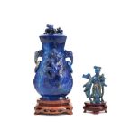 two Chinese lapis lazuli sculptures : a Court Lady and a lidded pot || Lot (2) van een kleine