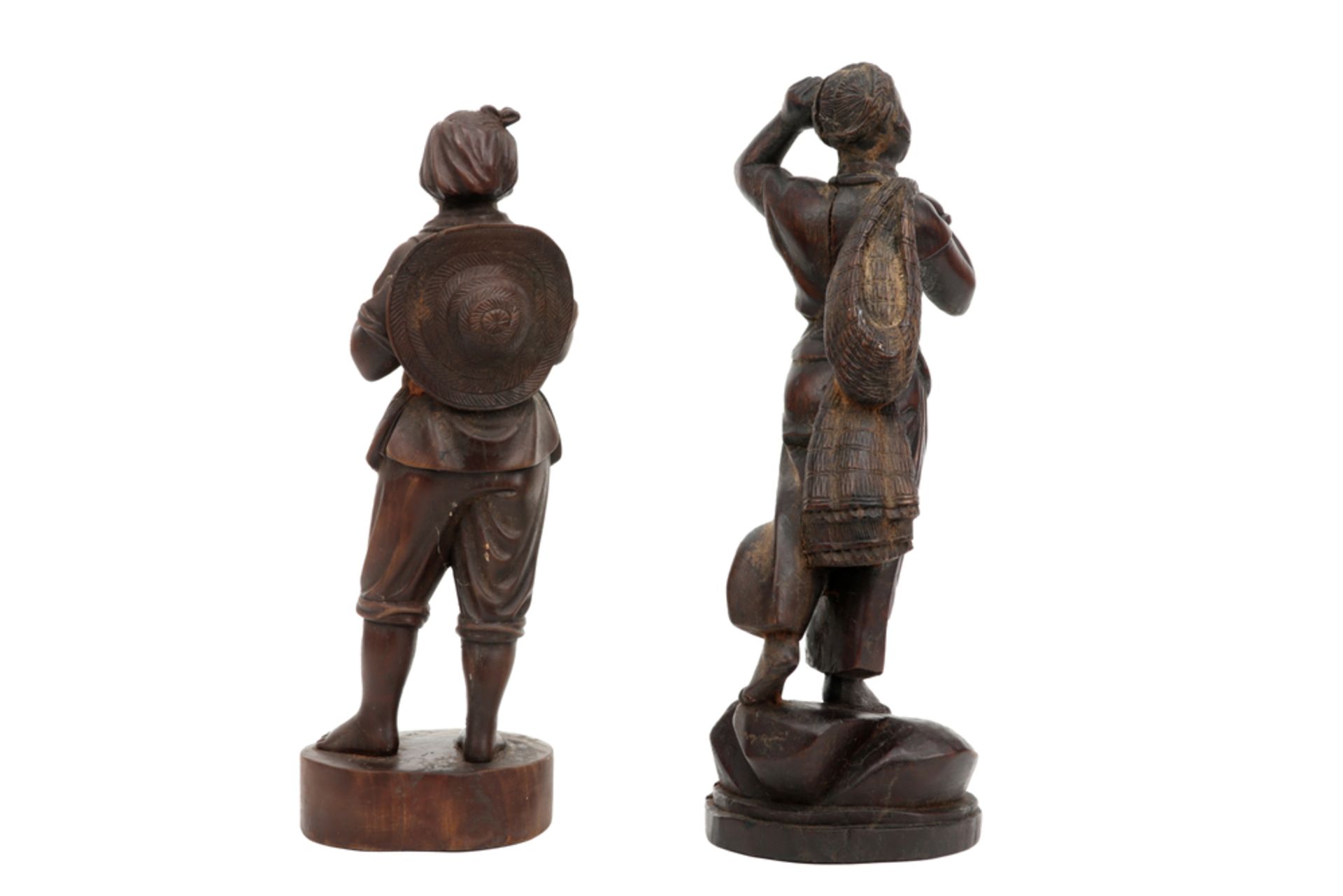 pair of Chinese Cultural Revolution period sculptures in wood || Paar Chinese houtsculpturen uit - Image 3 of 4