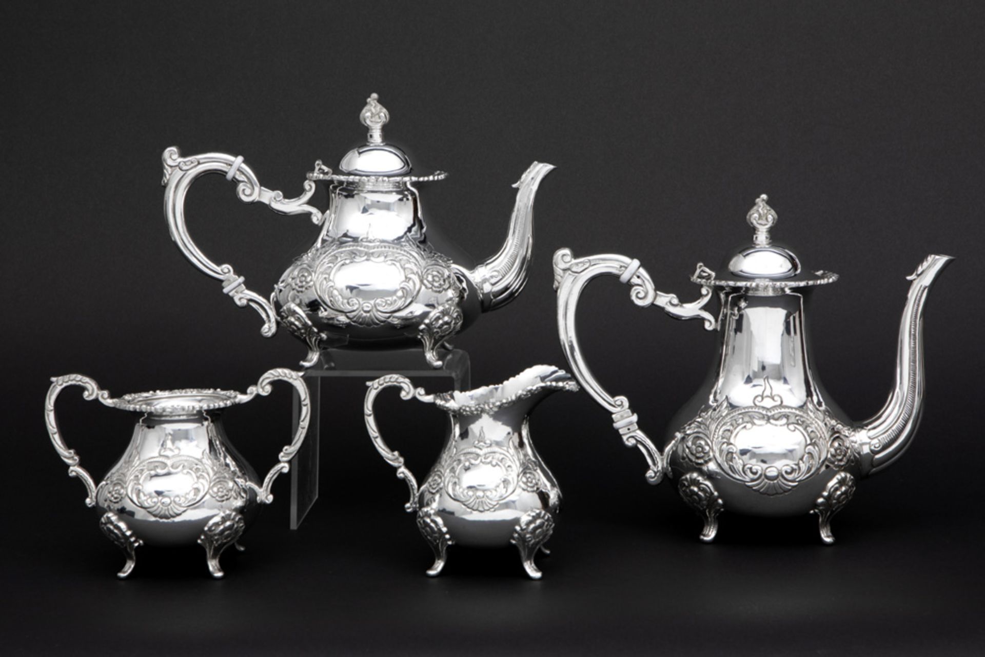 4pc coffee and teaset in silver - with its case || Vierdelig koffie- en theestel in massief zilver - - Image 2 of 4