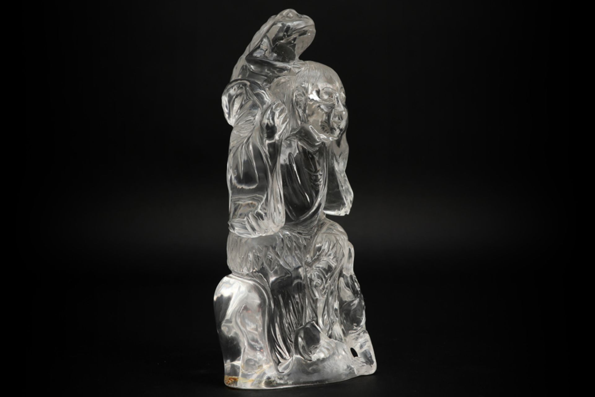 Chinese rock crystal sculpture || Chinese sculptuur in bergkristal : "Man met kikker op de - Bild 2 aus 4
