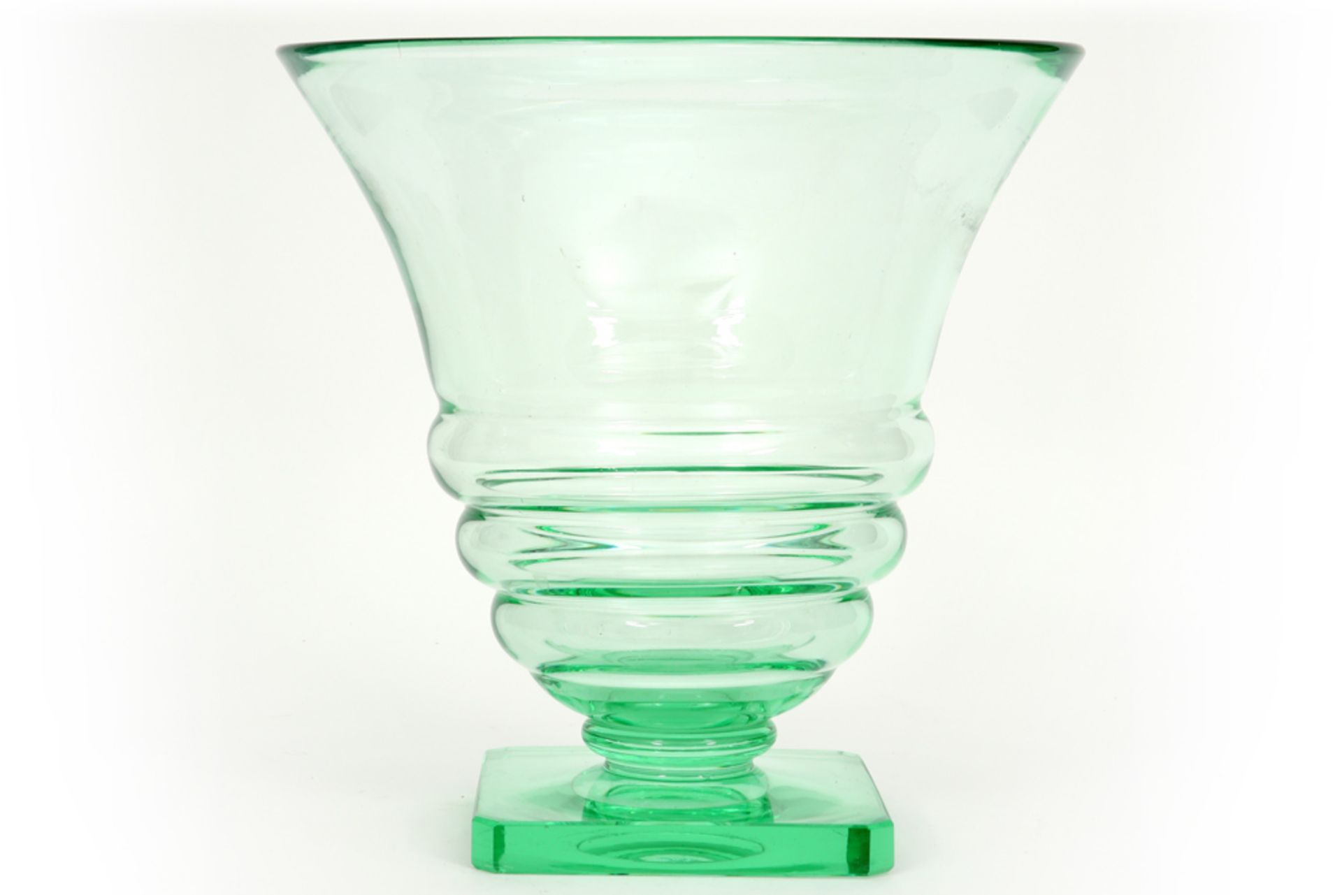 Daum France Nancy signed Art Deco vase in light green crystal || DAUM FRANCE NANCY mooie tulpvormige