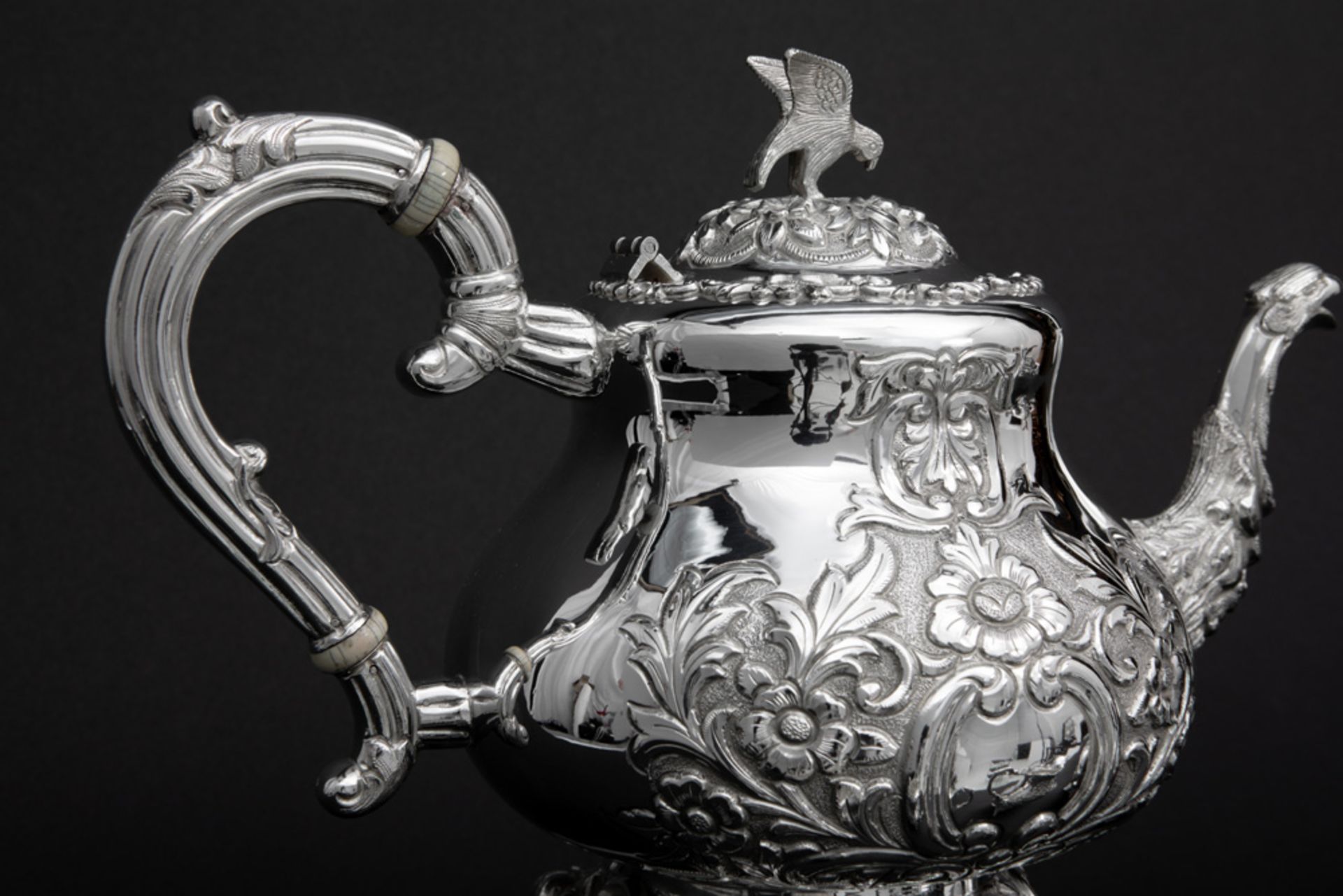 4pc coffee and teaset in silver - with its case || Vierdelig koffie- en theestel in massief zilver - - Image 3 of 5