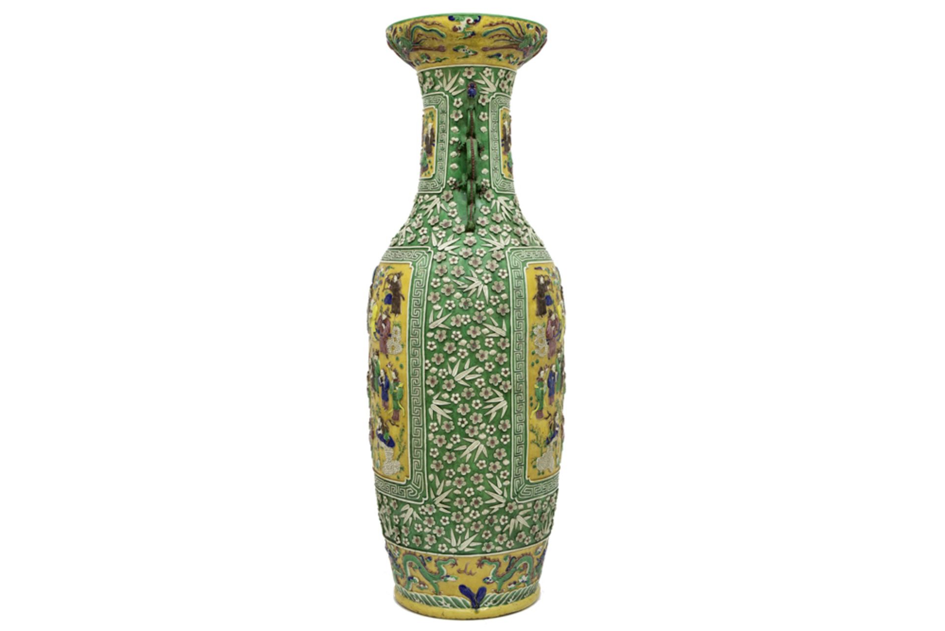 quite exceptionally big (135 cm high) antique Chinese vase in porcelain with a Famille Verte decor - Image 2 of 5