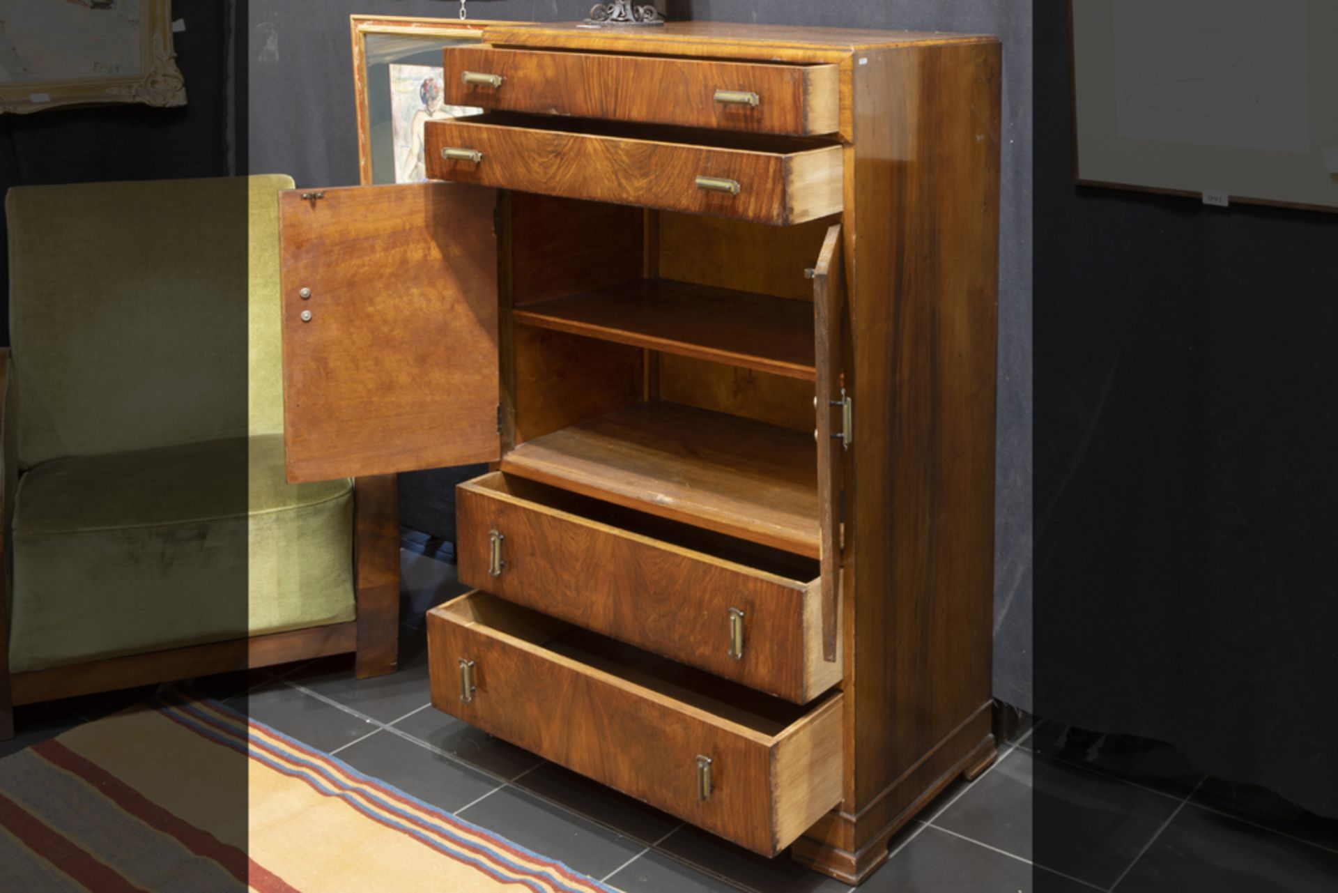 Art Deco cabinet in walnut with two doors and four drawers with nice metal mountings||Art Deco- - Image 2 of 2