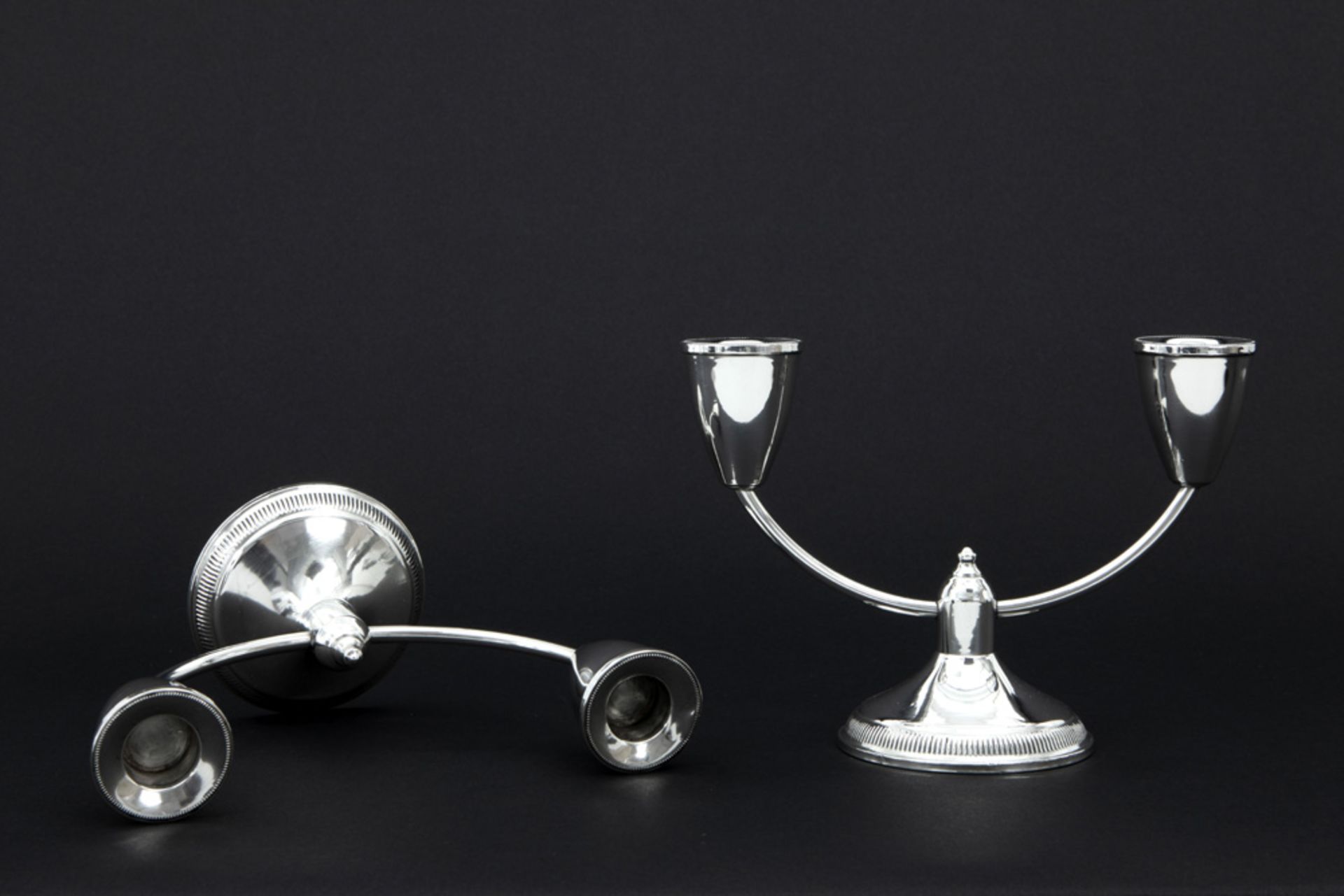 pair of fifties' American candelabras in marked silver - signed||DUCHIN paar Amerikaanse fifies' - Bild 3 aus 4