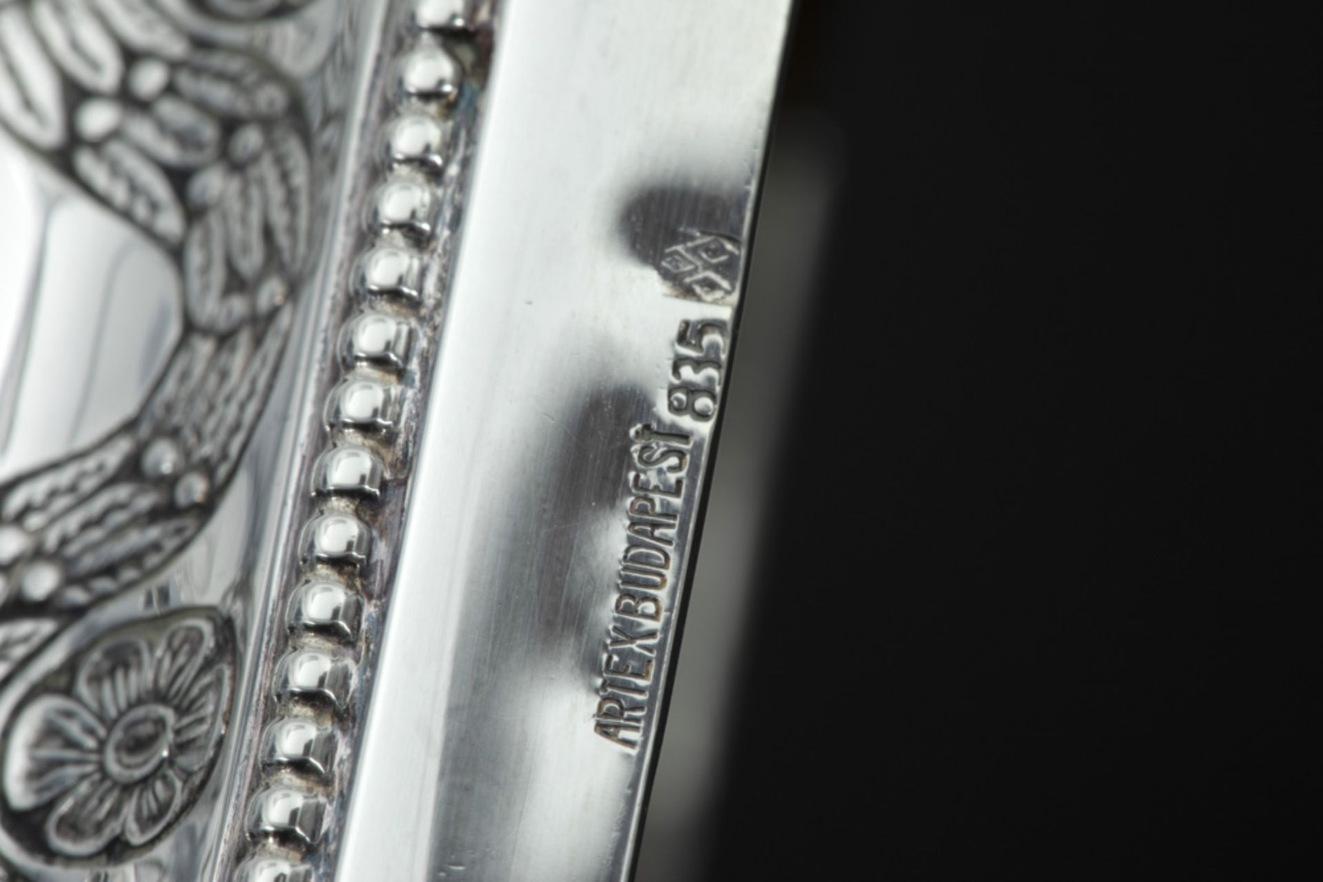 pair of neoclassical candelabras in marked silver||Mooi paar neoclassicistische tafelkandelaars in - Bild 5 aus 5
